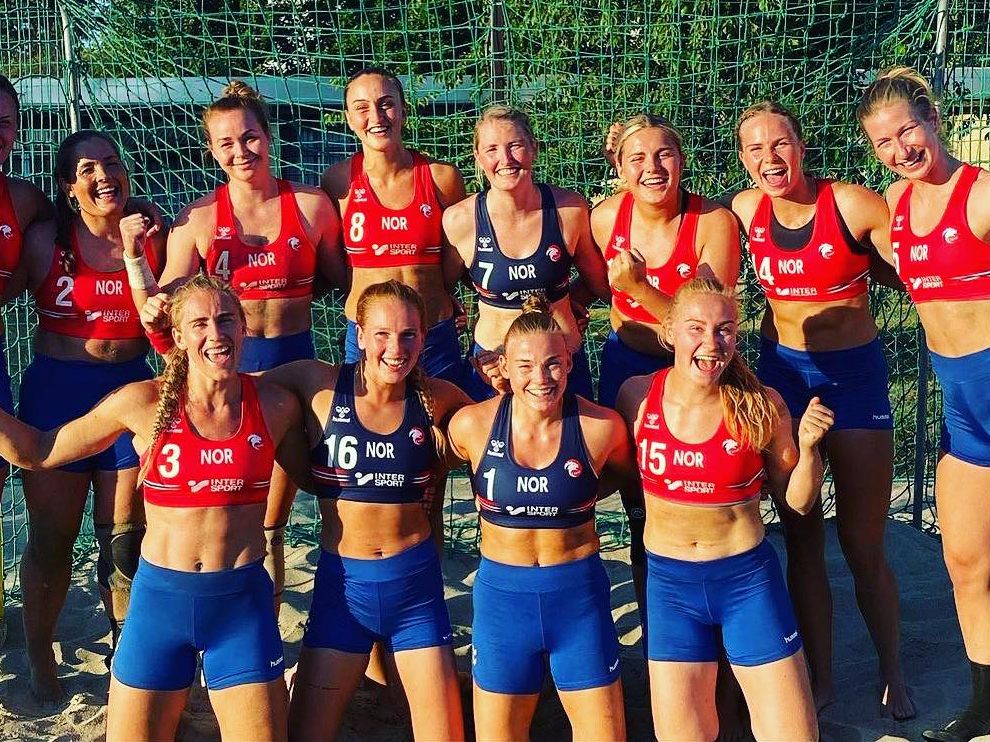 Norwegens Beach-Handballerinnen hatten zu lange Hosen an. Norwegens Beach-Handballerinnen hatten zu lange Hosen an.