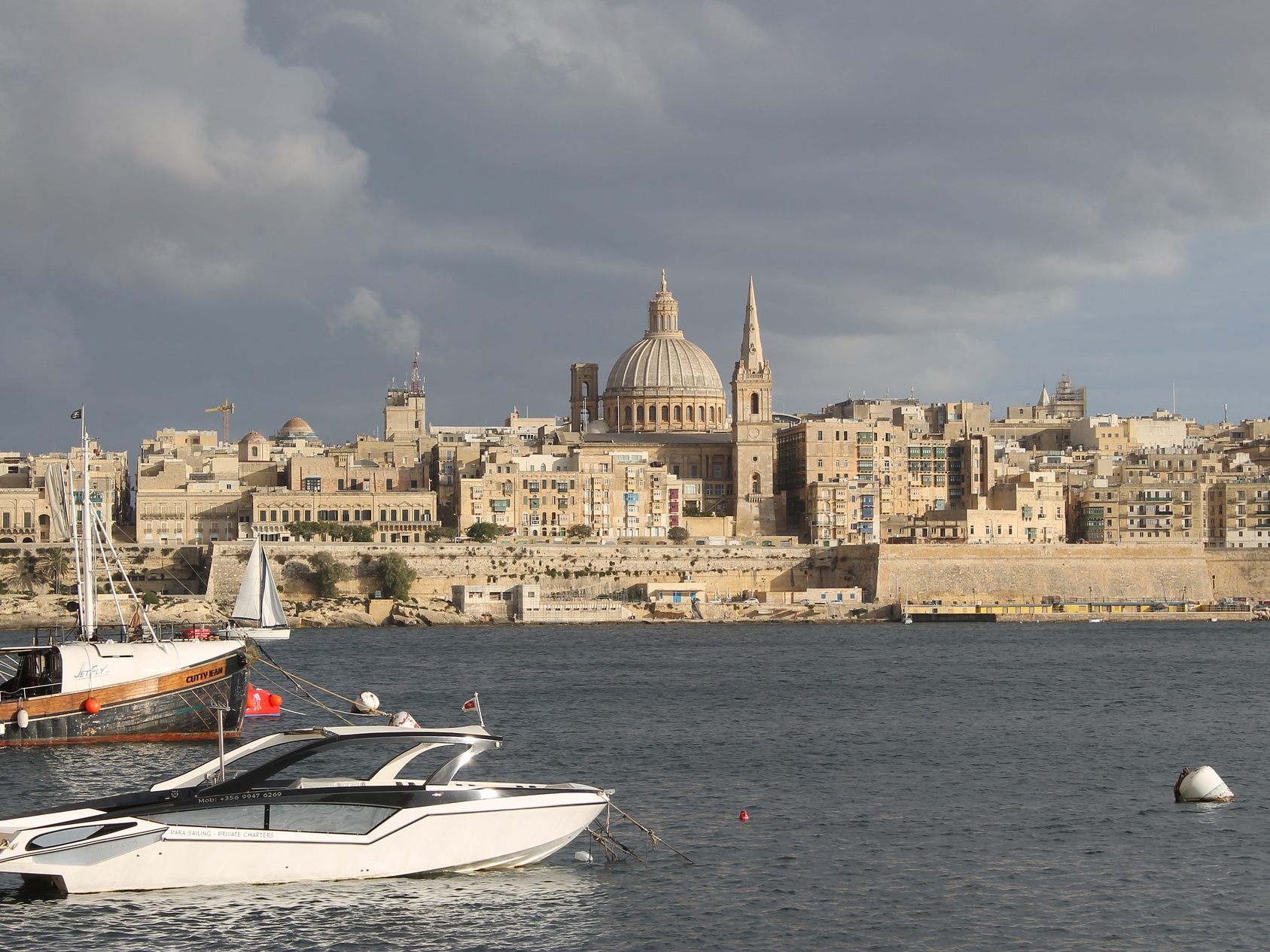 Malta rudert bei den Einreisen nur mit Impfung wieder zurück.