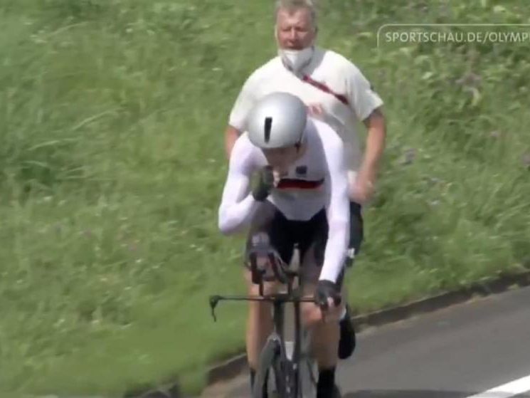 Rassistische Trainer-Entgleisung live im TV Rassistische Trainer-Entgleisung live im TV