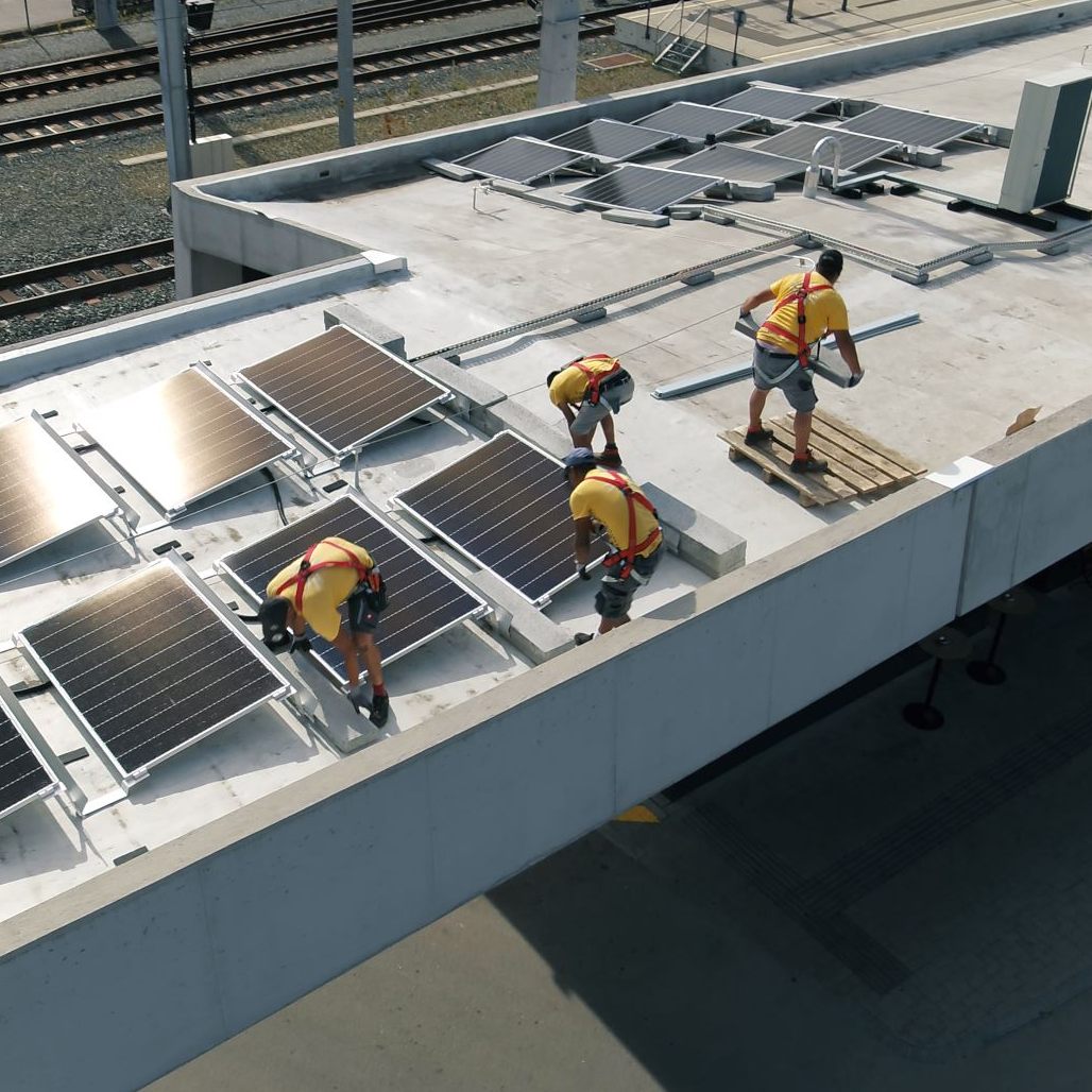 Photovoltaikanlage am Bahnhof Rankweil errichtet.