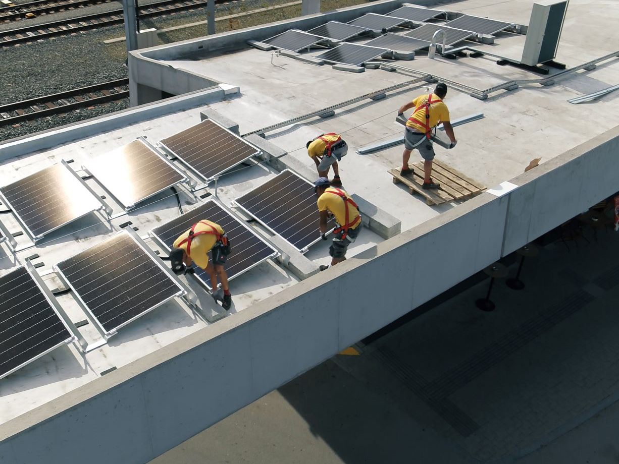 Photovoltaikanlage am Bahnhof Rankweil errichtet. Photovoltaikanlage am Bahnhof Rankweil errichtet.
