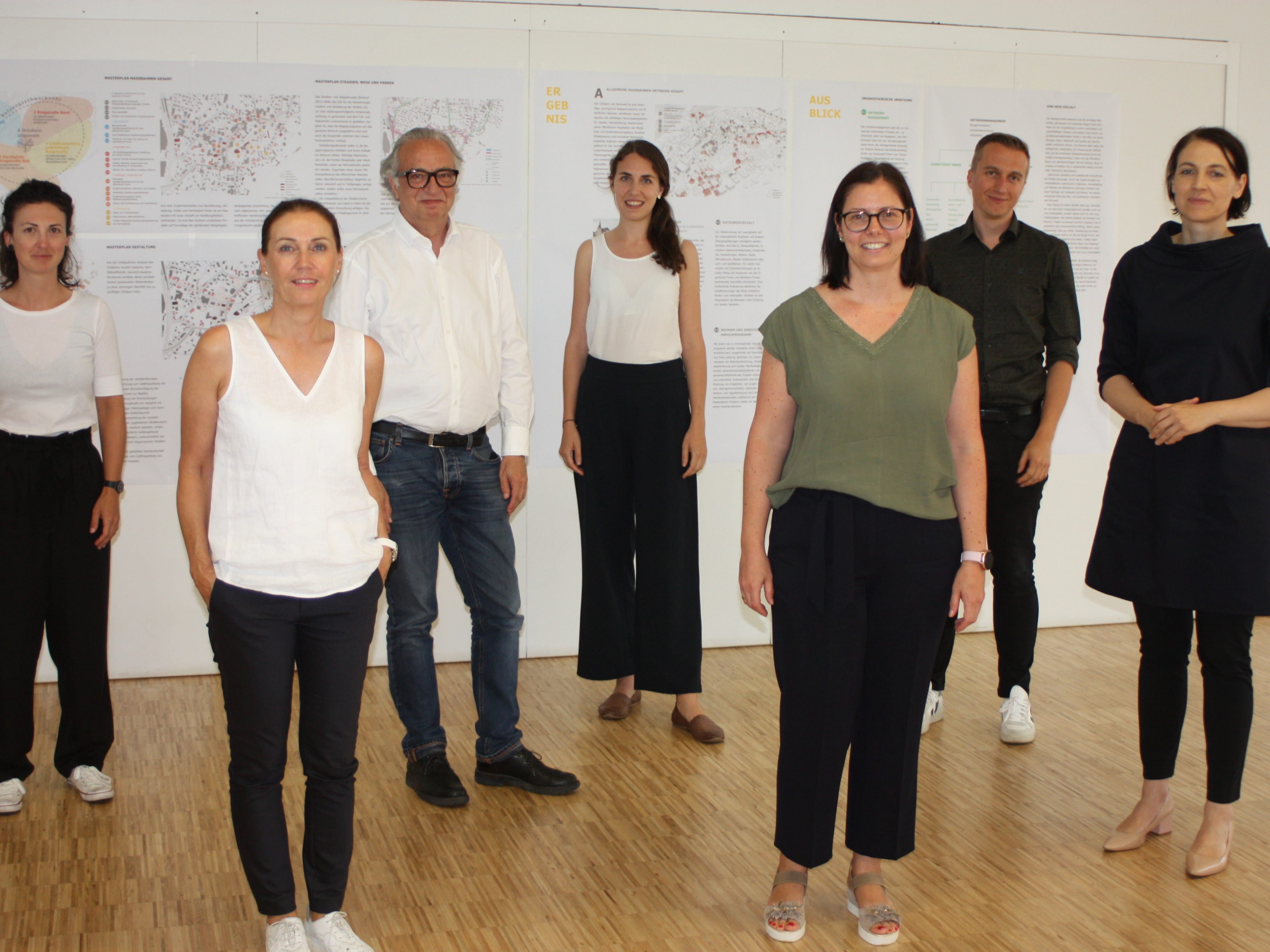 Das Projektteam ROKEP: Nikola Kern (Leiterin), Architekt Wolfgang Ritsch, Erlebnis Rankweil GF Carolin Frei, Selina Gosteli, Bgm. Katharina Wöss-Krall, Jürgen Lampert, Helena Weber. Auf dem Foto fehlt Karin Böhler.