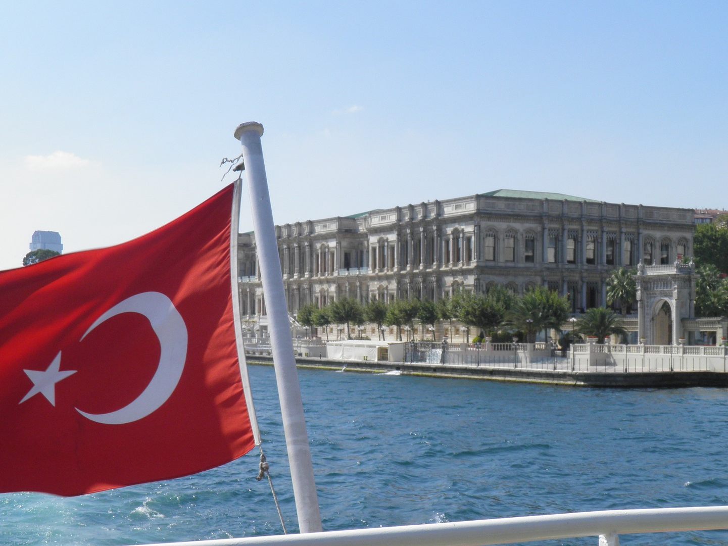 Die Türkei hebt die Ausgangsbeschränkungen auf. Die Türkei hebt die Ausgangsbeschränkungen auf.