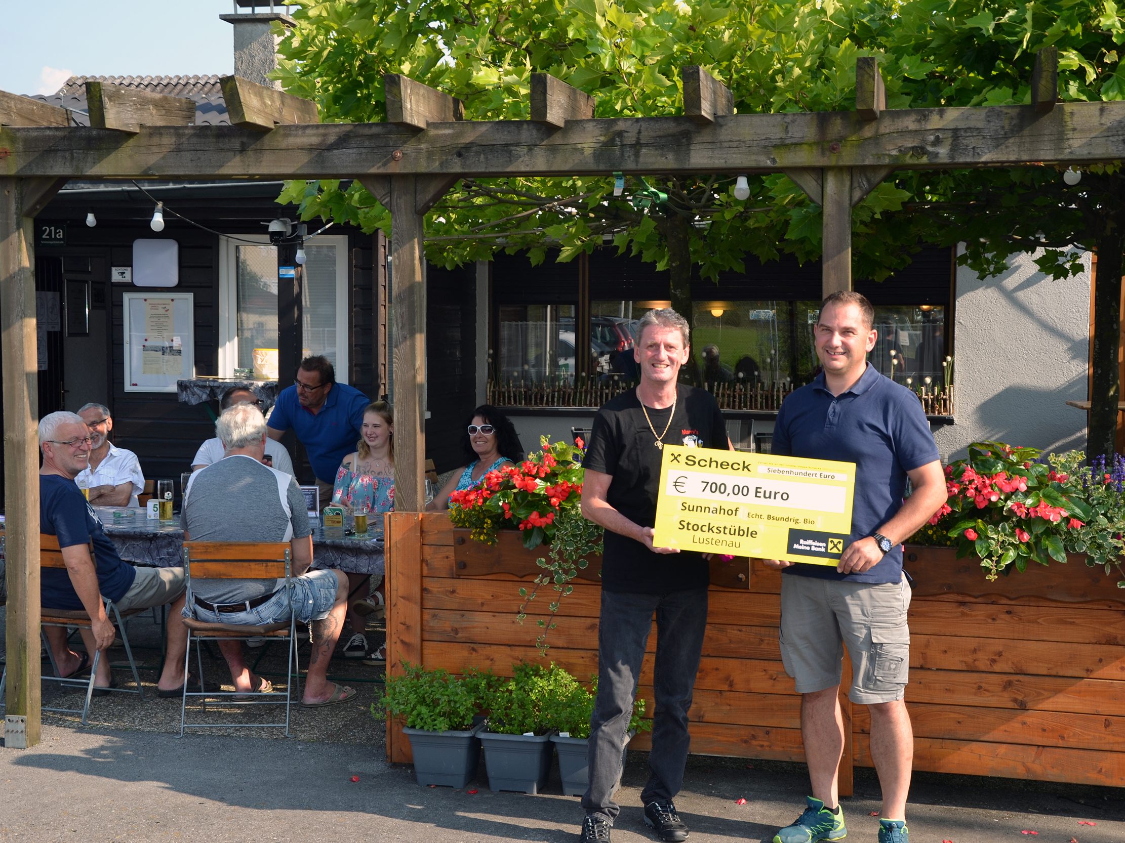 700,00 Euro Spende vom Stockstüble Lustenau an den Sunnahof Göfis 700,00 Euro Spende vom Stockstüble Lustenau an den Sunnahof Göfis