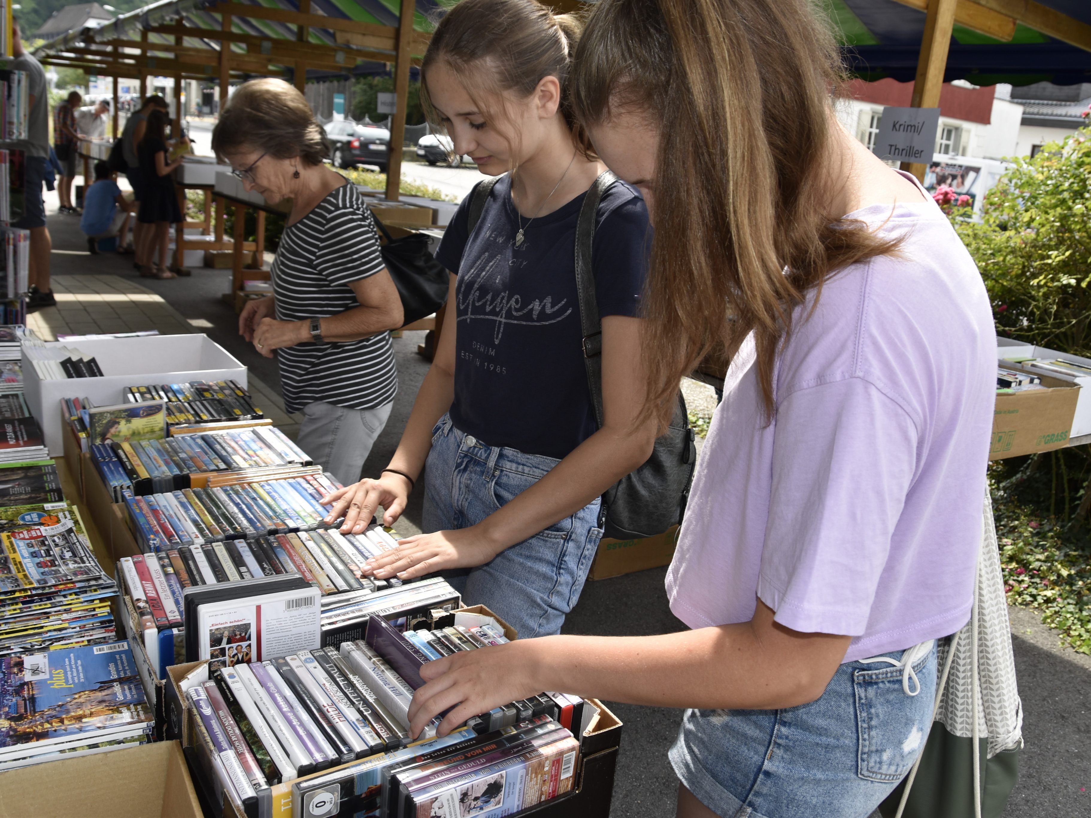 Bücherfans kamen beim Flohmarkt der Bibliothek Rankweil voll auf ihre Kosten.