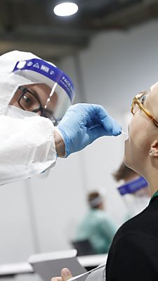 In den vergangenen 24 Stunden kamen 592 neue Fälle dazu.