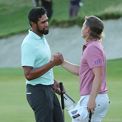 Smith (re.) gratuliert Finau zum Sieg in Jersey City