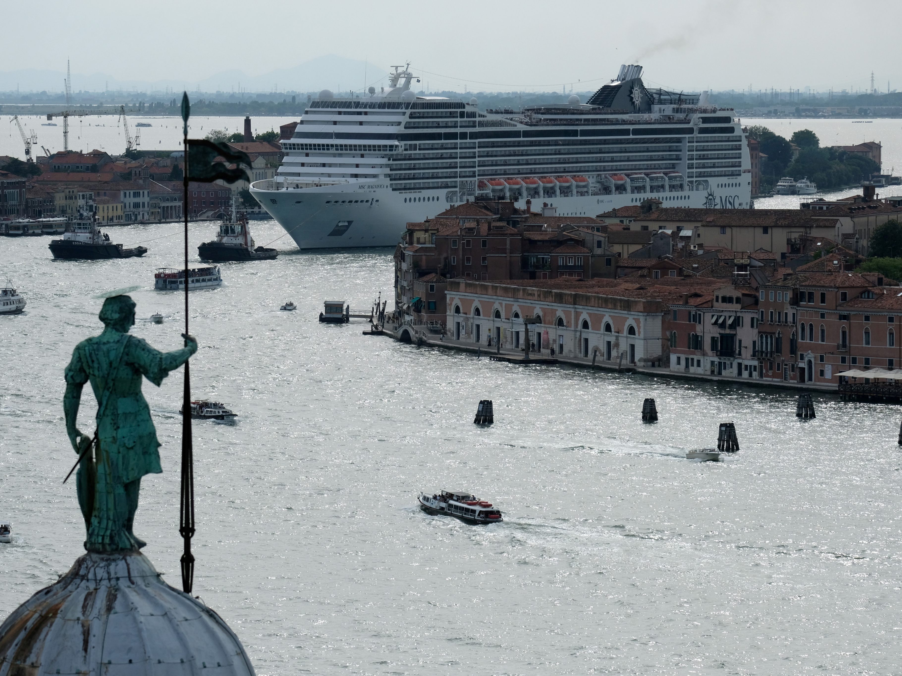 Große Kreuzfahrtschiffe aus Venedig verbannt