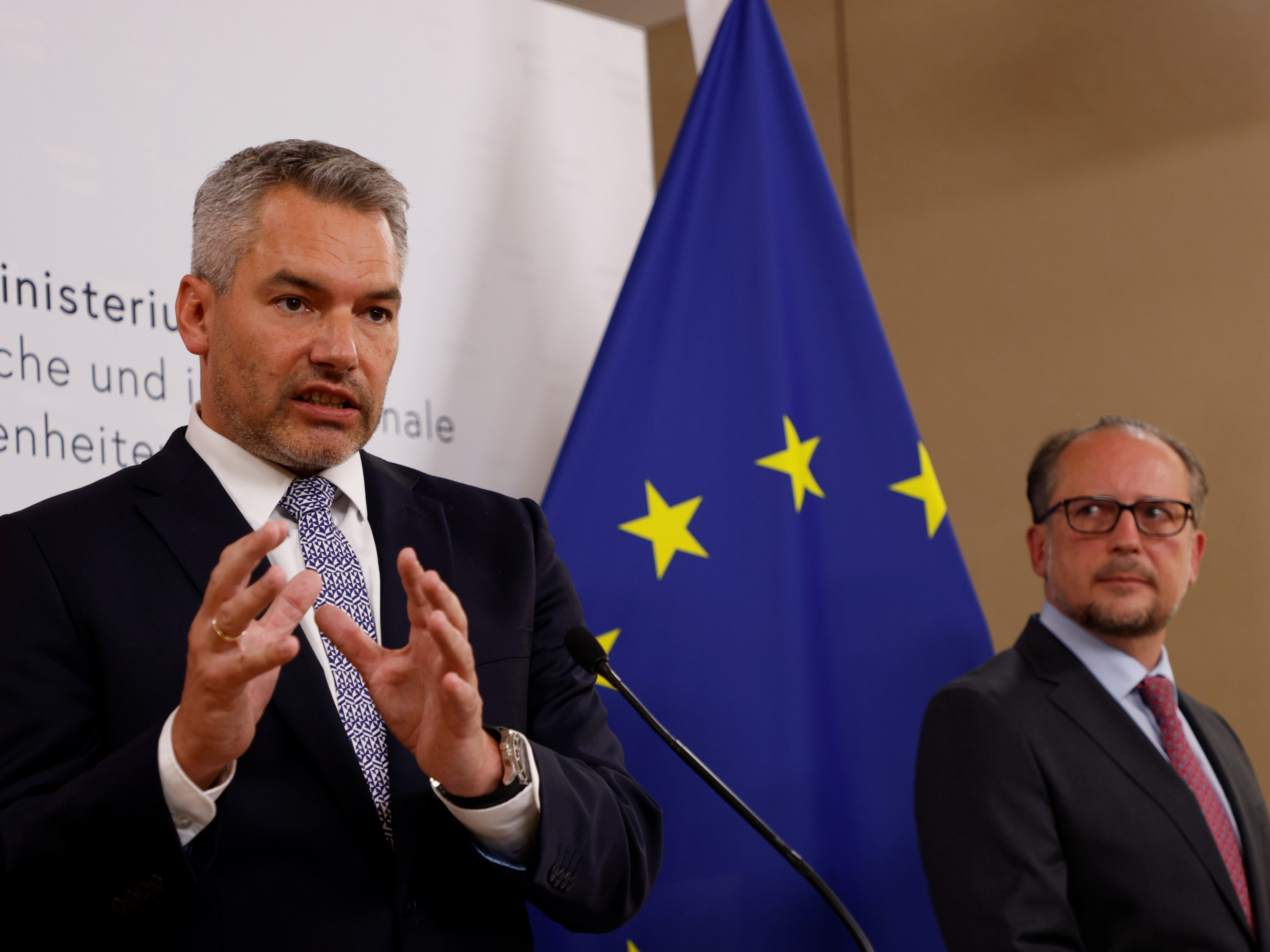 Außenminister Schallenberg und Innenminister Nehammer sind bei der virtuellen Konferenz dabei. Außenminister Schallenberg und Innenminister Nehammer sind bei der virtuellen Konferenz dabei.