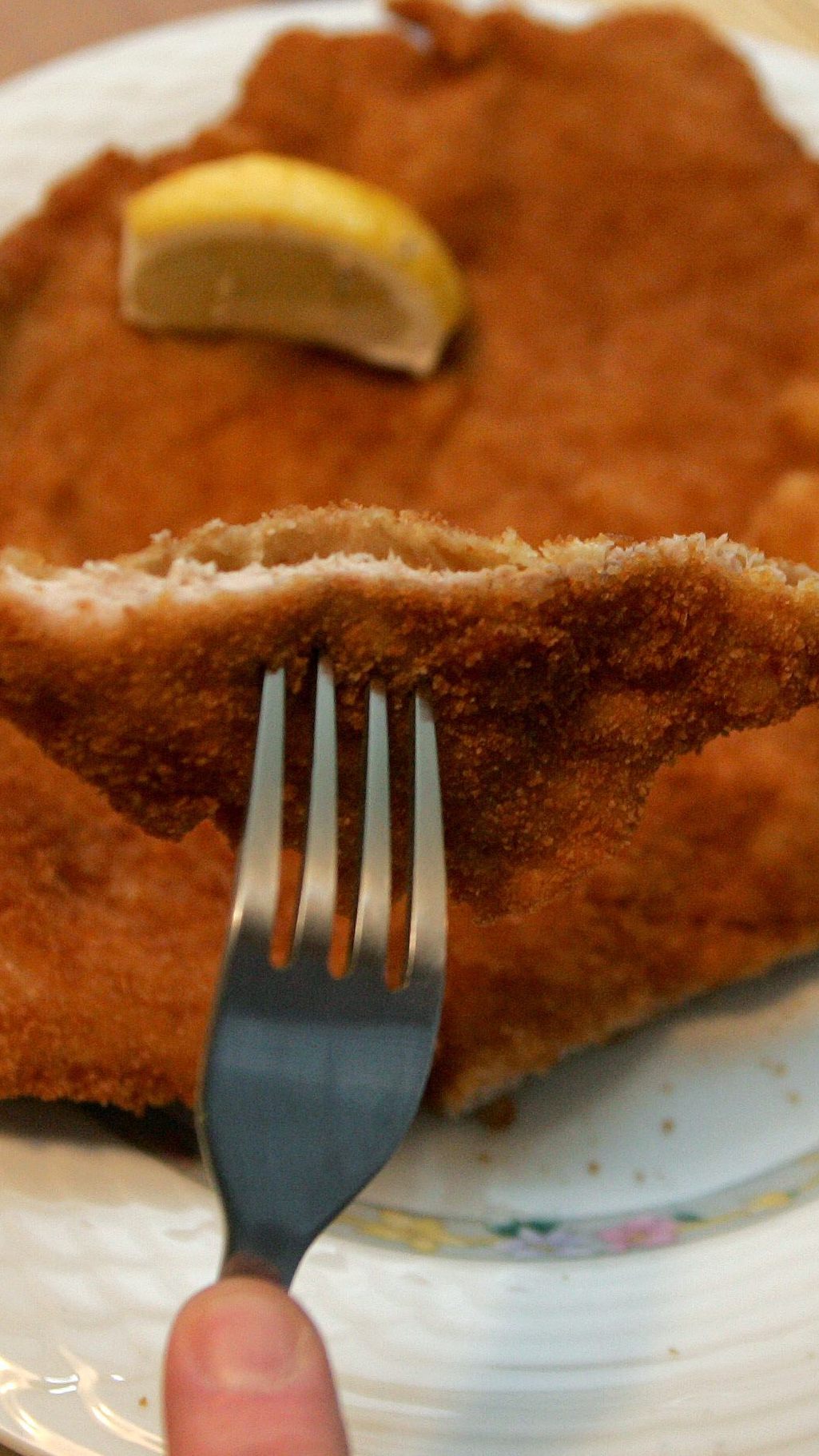 Falstaff wählt die beliebtesten Wiener-Schnitzel-Lokale des Landes.