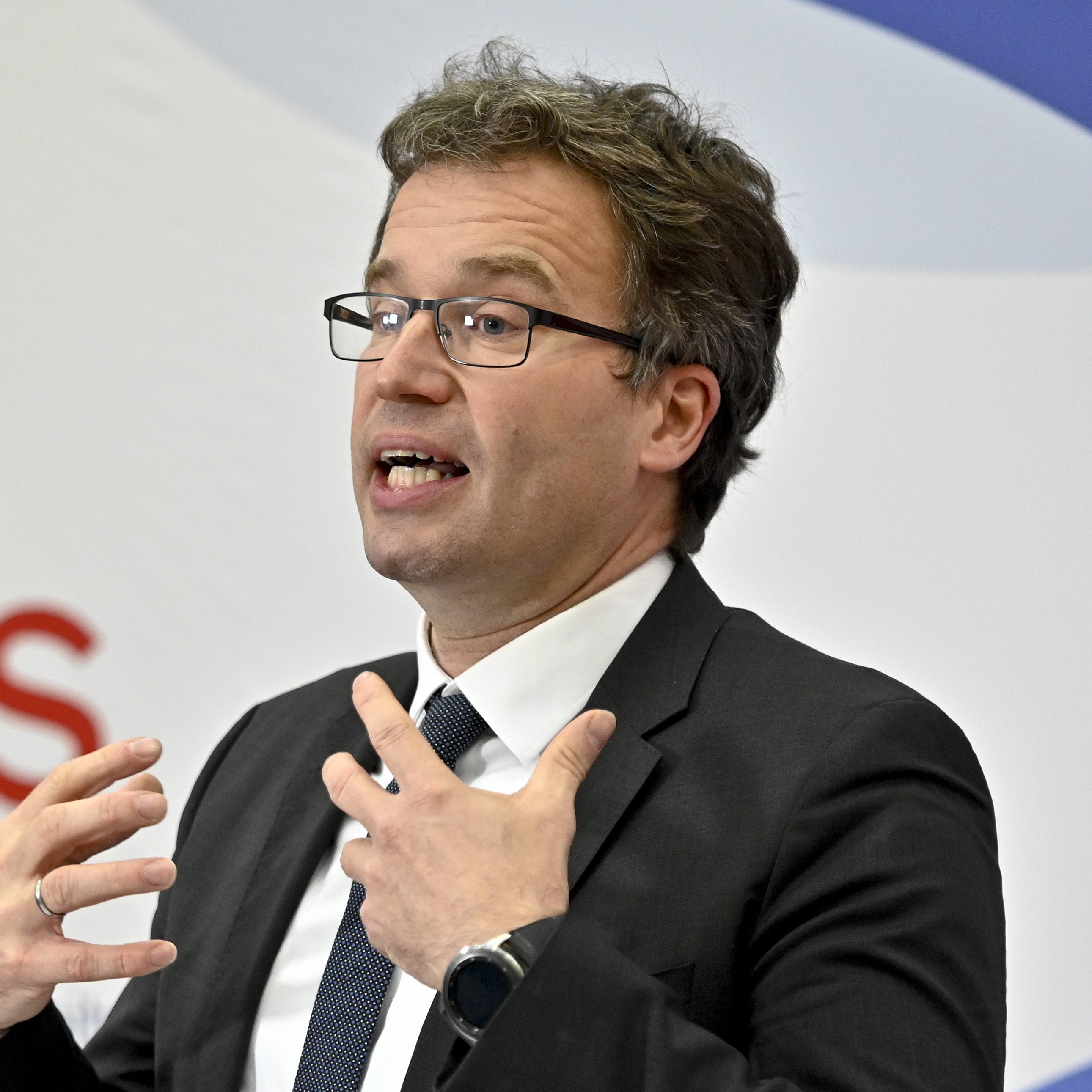 Nebenjobs für Arbeitslose? AMS-Chef Johannes Kopf möchte ein Ende davon sehen.