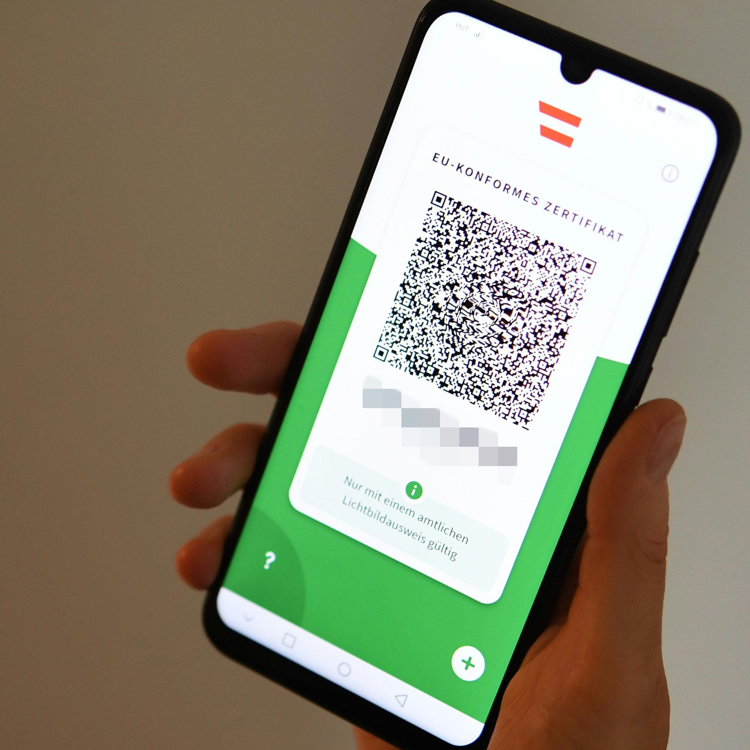 Ab Mitte August soll der "Grüne Pass" auch eine Möglichkeit für genesene Einmal-Geimpfte bieten.