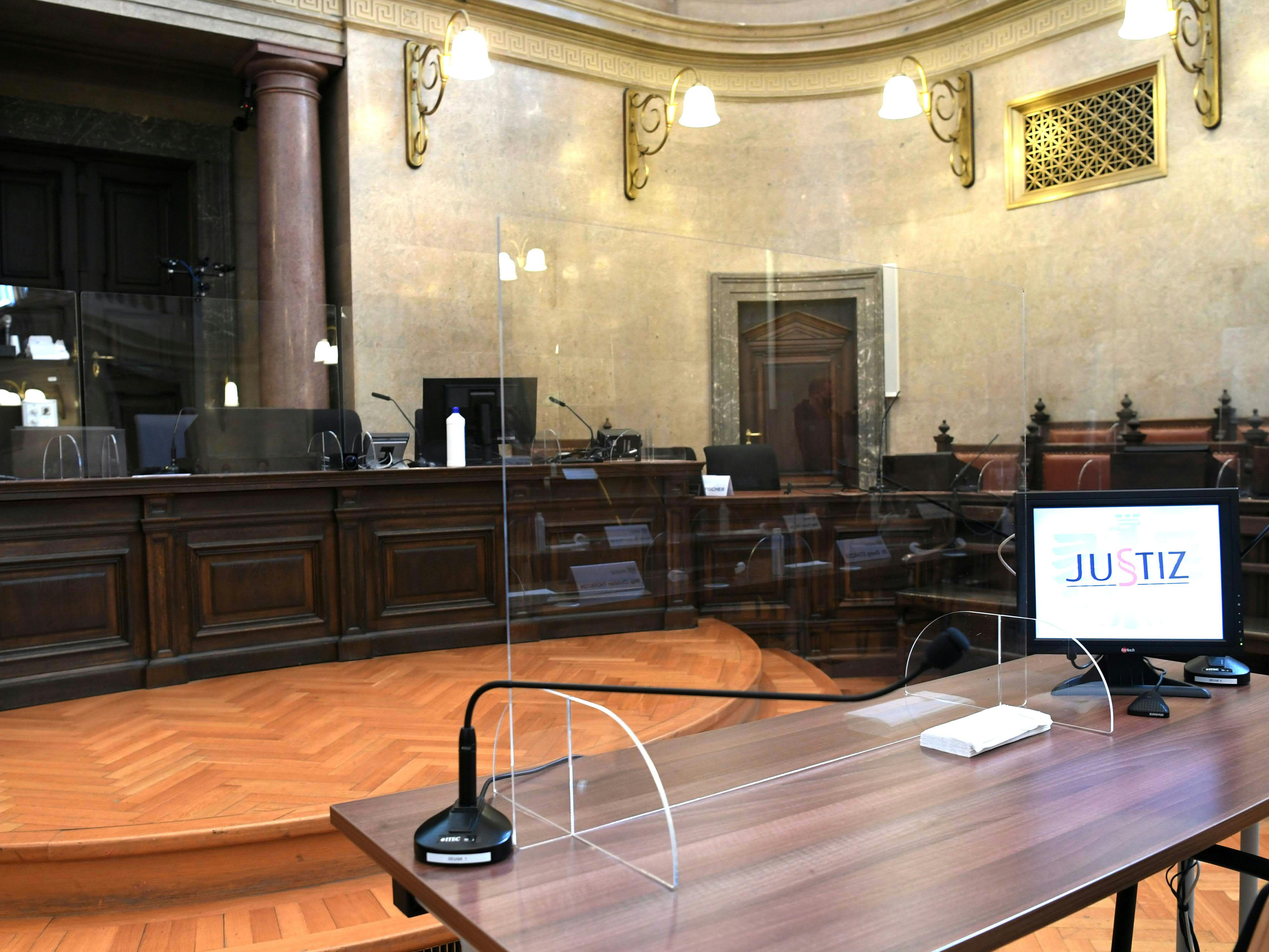 Ein Mann wurde in Wien aufgrund von Mord verurteilt. Rechtskräftig ist das Urteil allerdings nicht. Ein Mann wurde in Wien aufgrund von Mord verurteilt. Rechtskräftig ist das Urteil allerdings nicht.