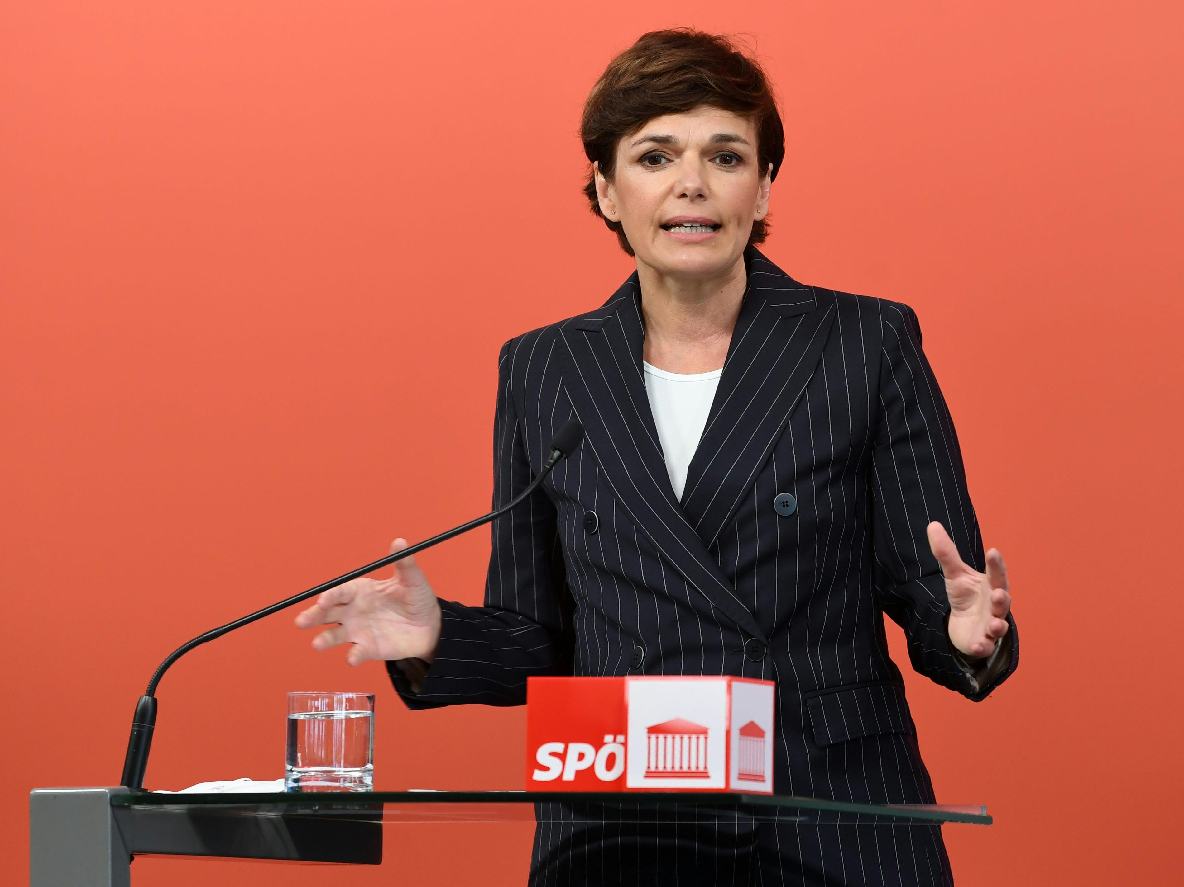 Pamela Rendi-Wagner hat sich zur Corona-Welle geäußert. Pamela Rendi-Wagner hat sich zur Corona-Welle geäußert.