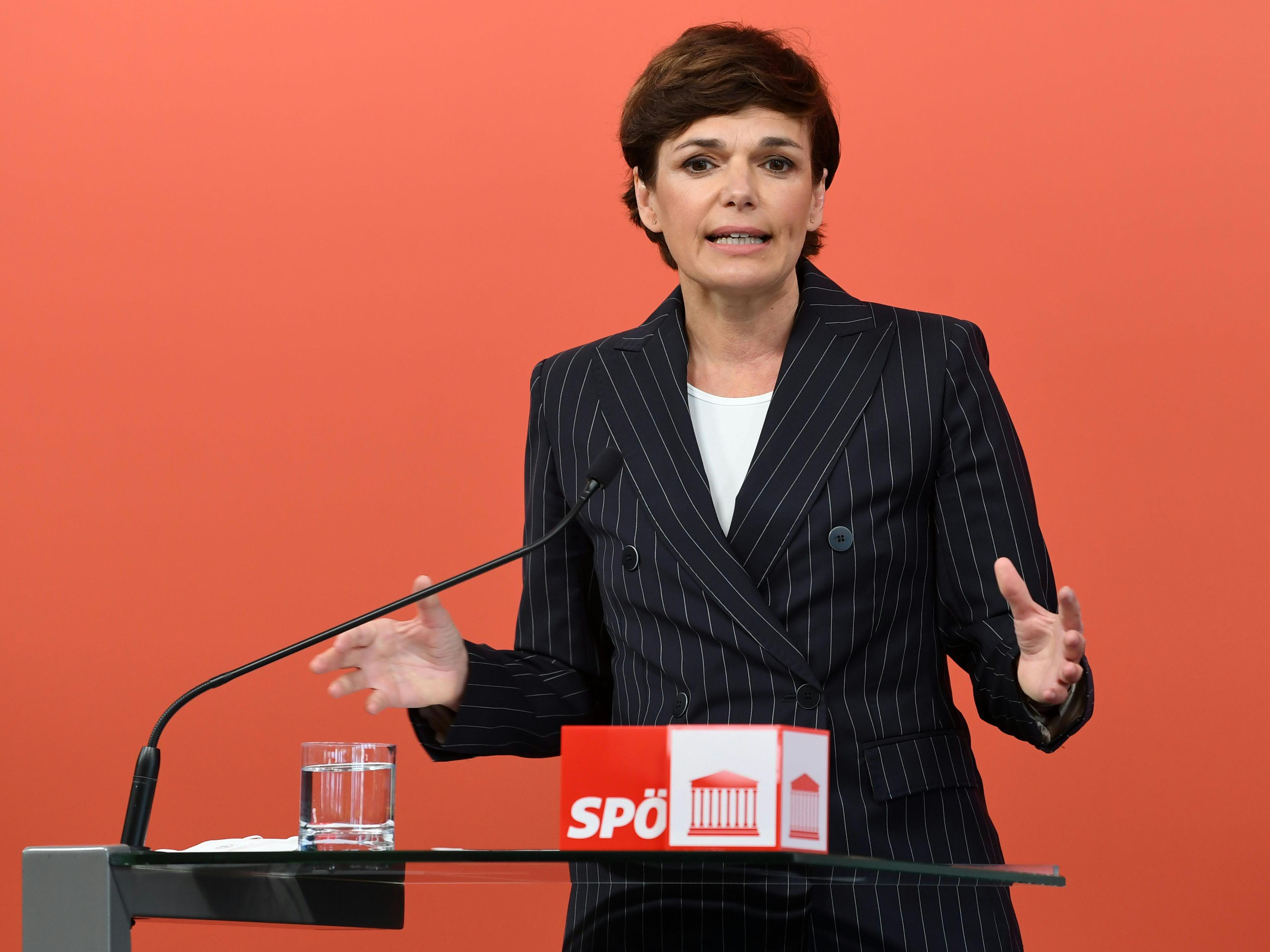 Pamela Rendi-Wagner hat sich im Hinblick auf die Pflegereform geäußert, die in Aussicht gestellt worden war.