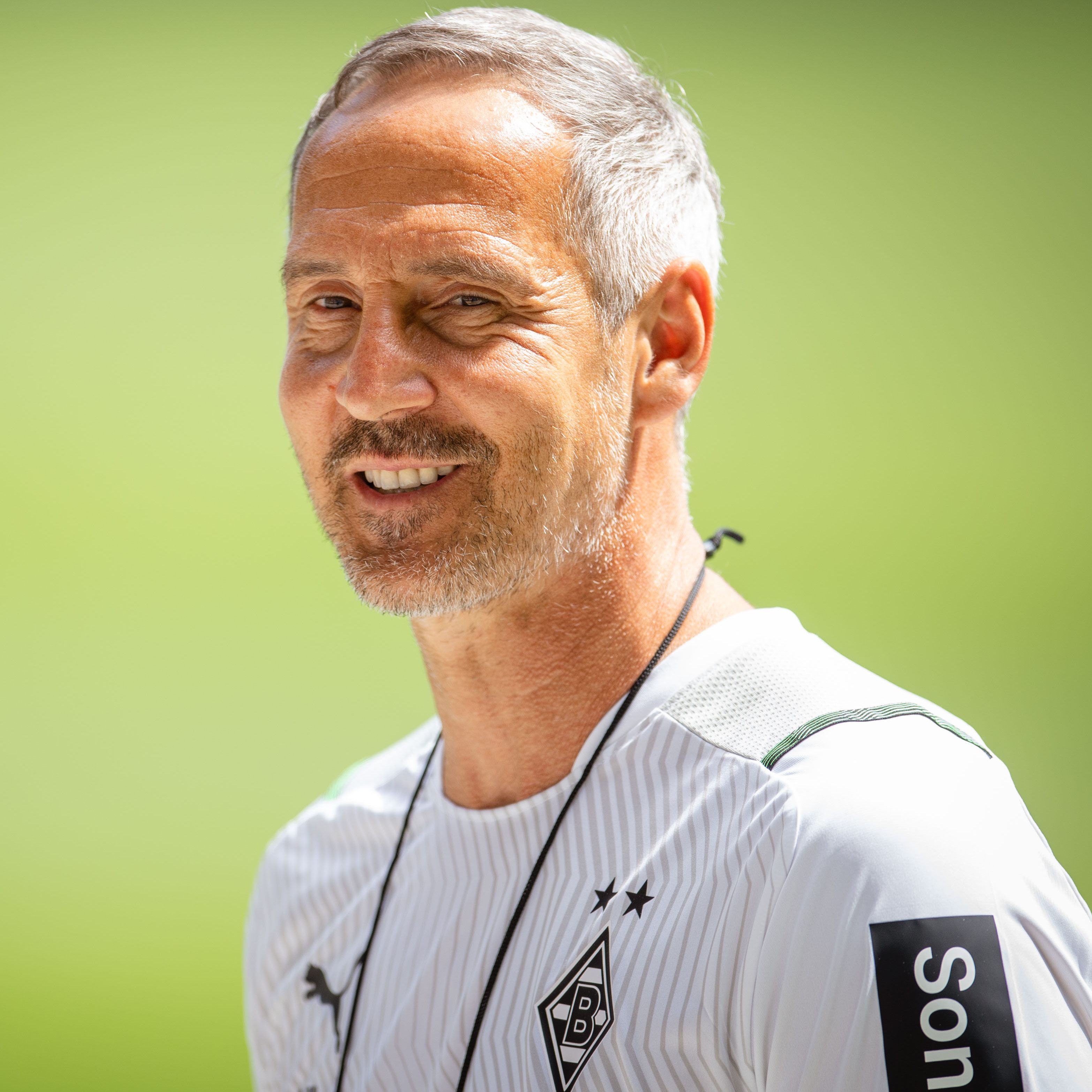 Adi Hütter hat am heutigen Montag das erste Pflichtspielt mit seinem neuen Team.