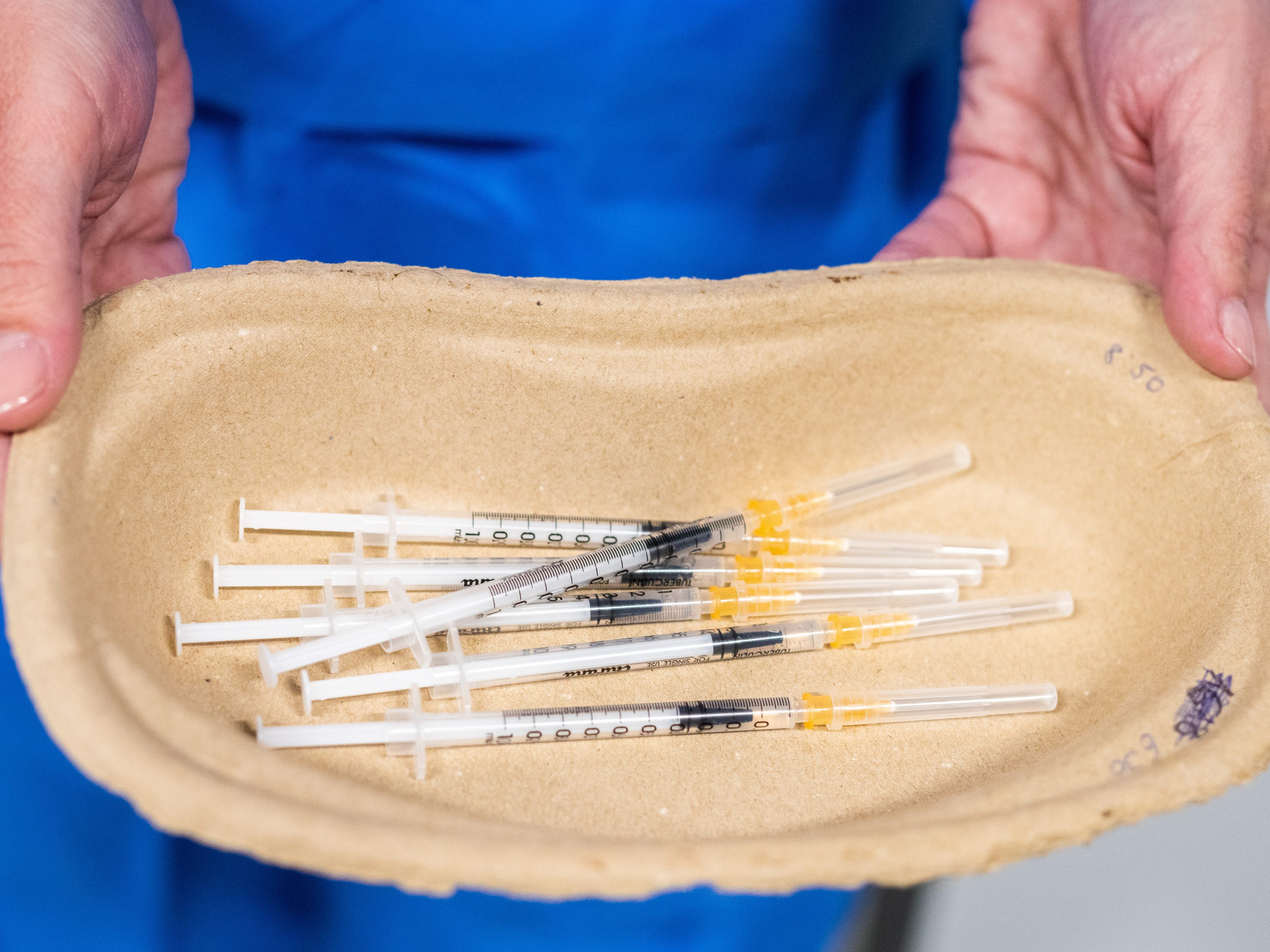 Eine Misch-Impfung wirkt sich nach einer Studie auf die Immunreaktion aus. Eine Misch-Impfung wirkt sich nach einer Studie auf die Immunreaktion aus.