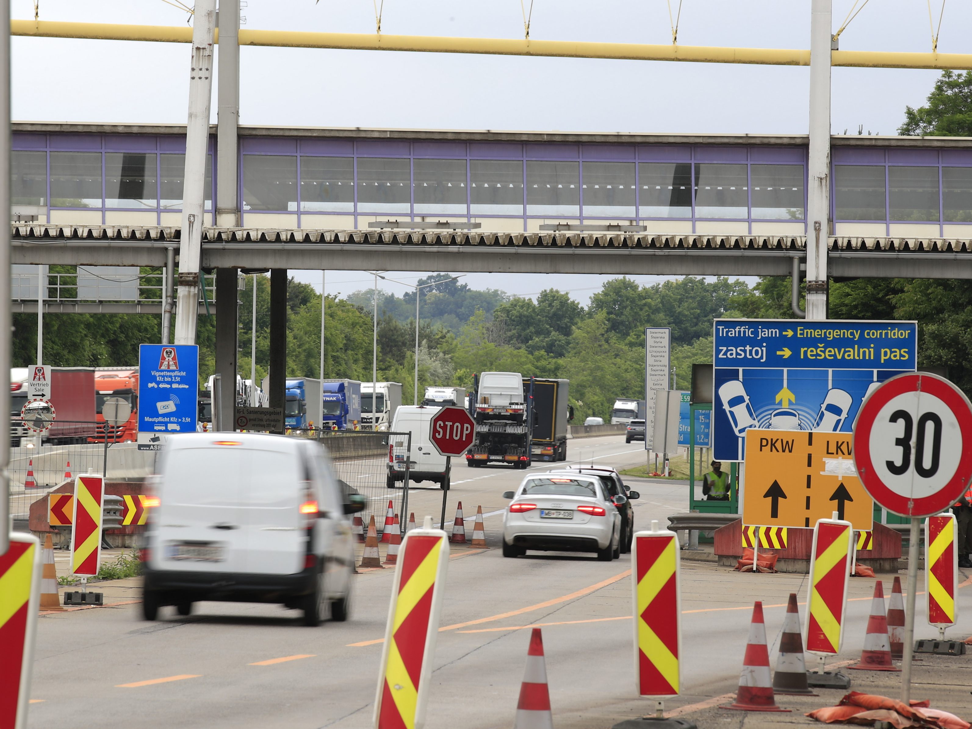Eine Verlängerung der Transitverkehr-Ausnahme gab es am Freitag von slowenischer Seite.