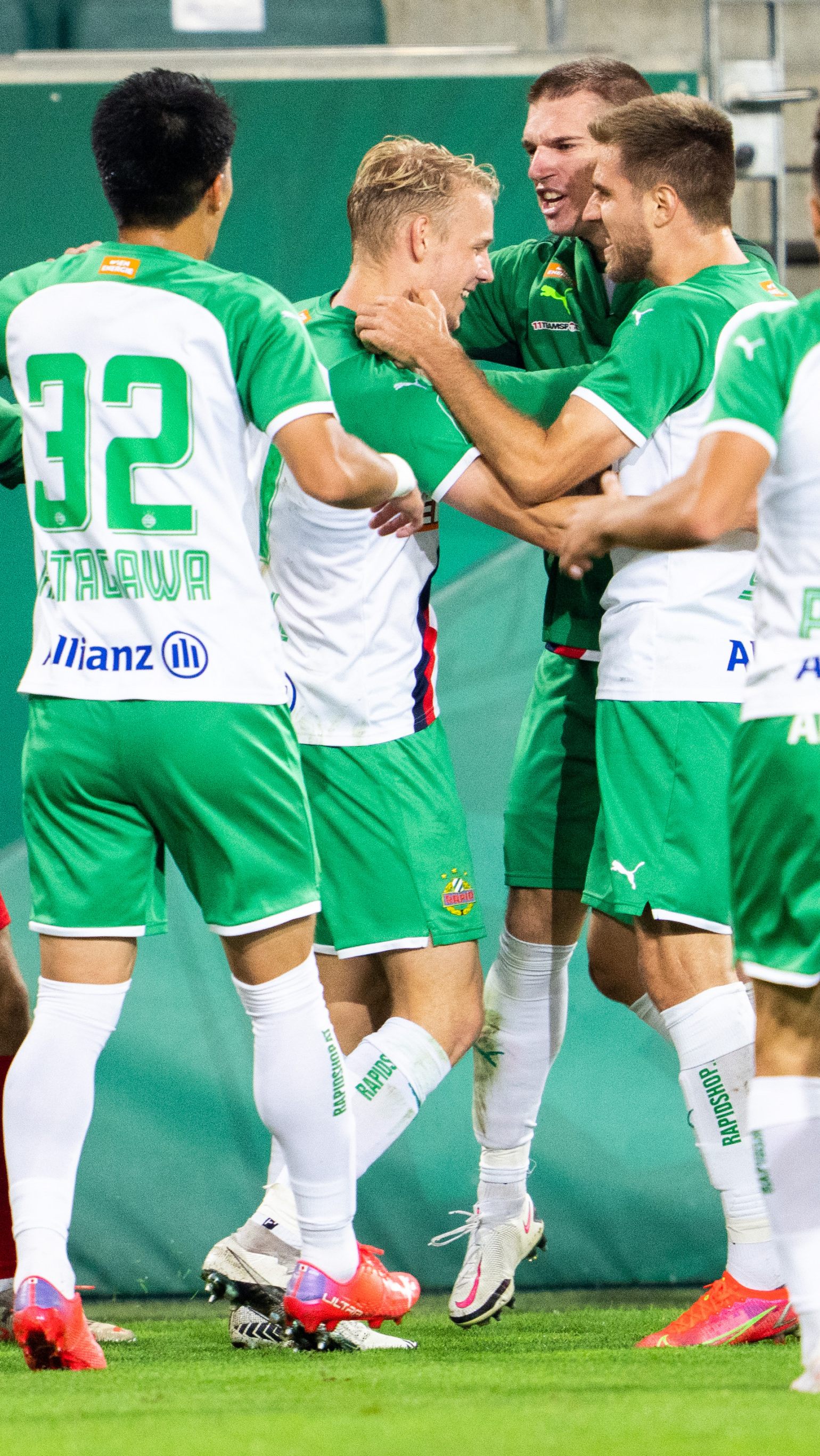 Rapid Wien schafft den Aufstieg in die EL-Gruppenphase.