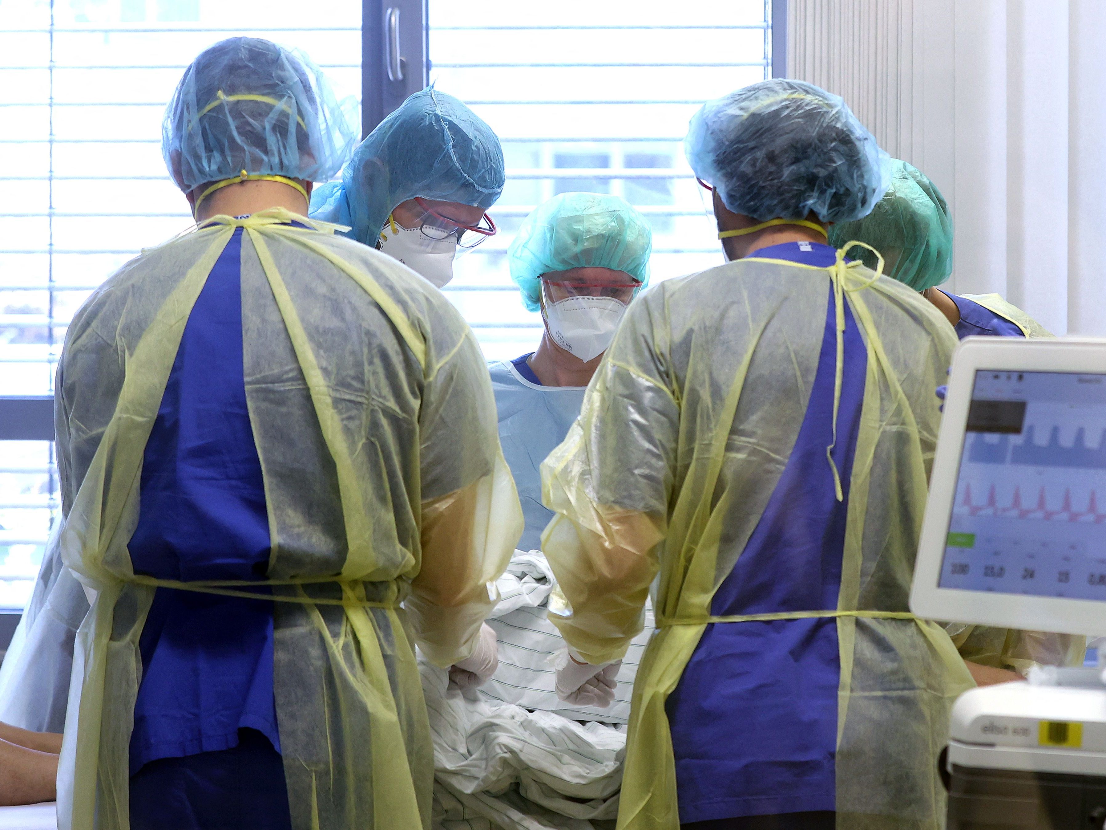 Weniger als zwei Prozent aller Fälle, denen die jüngste Studie nachging, traten bei vollständig Geimpften auf.