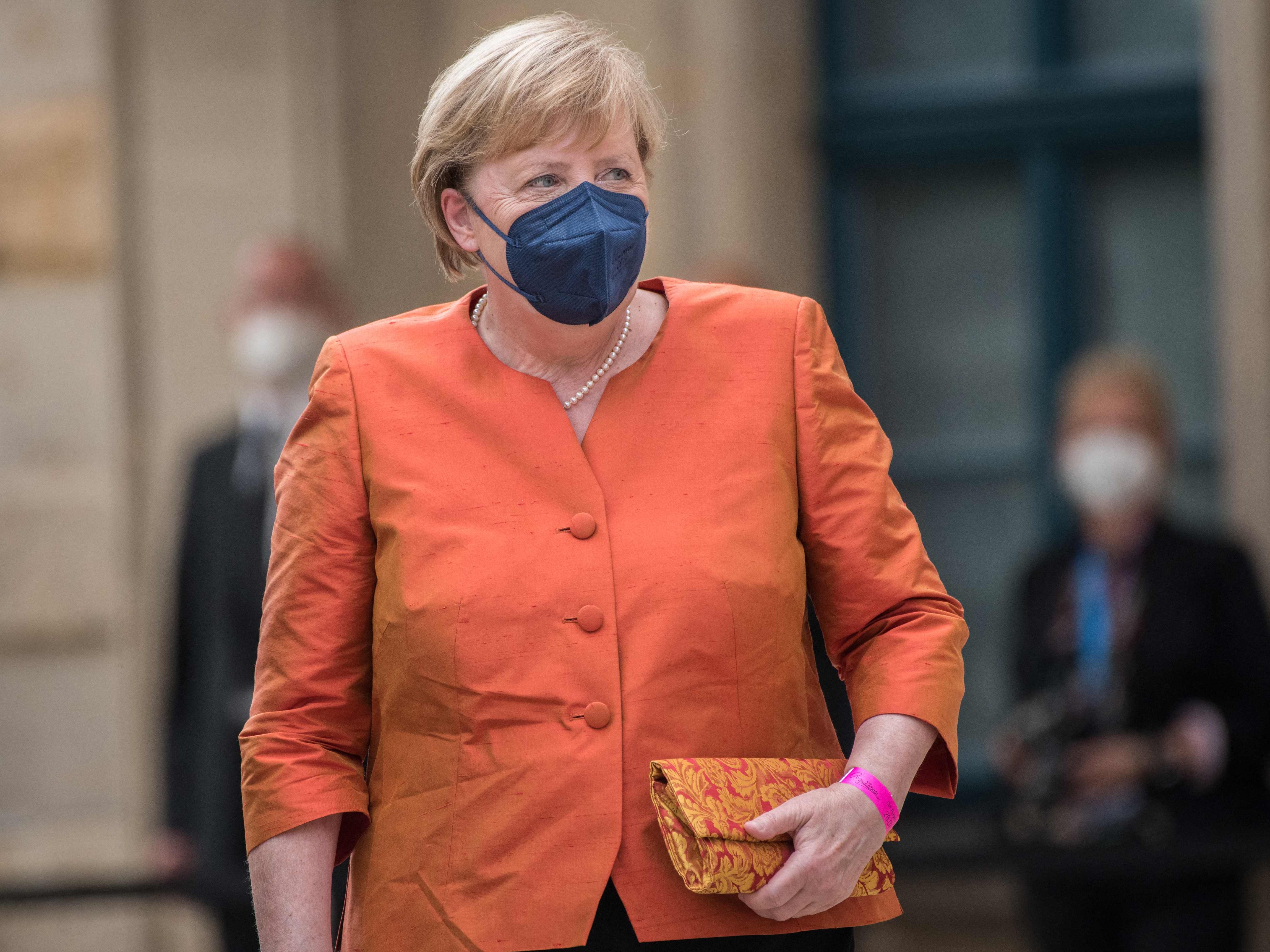 Giorgio Armani sprach gegenüber dem "Zeitmagazin" über Angela Merkel. Giorgio Armani sprach gegenüber dem "Zeitmagazin" über Angela Merkel.