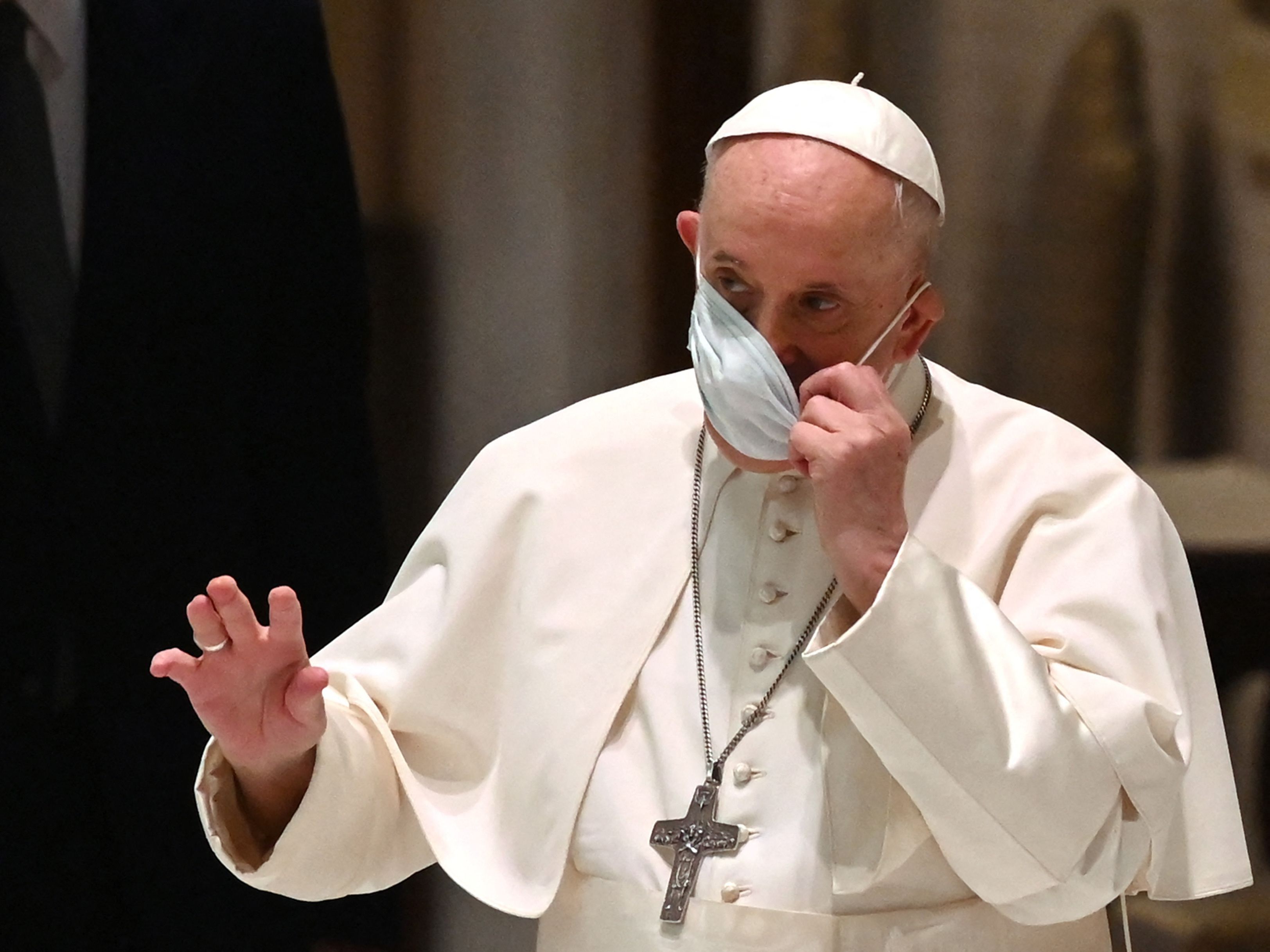 Auch der Papst bekommt den Grünen Pass. Auch der Papst bekommt den Grünen Pass.