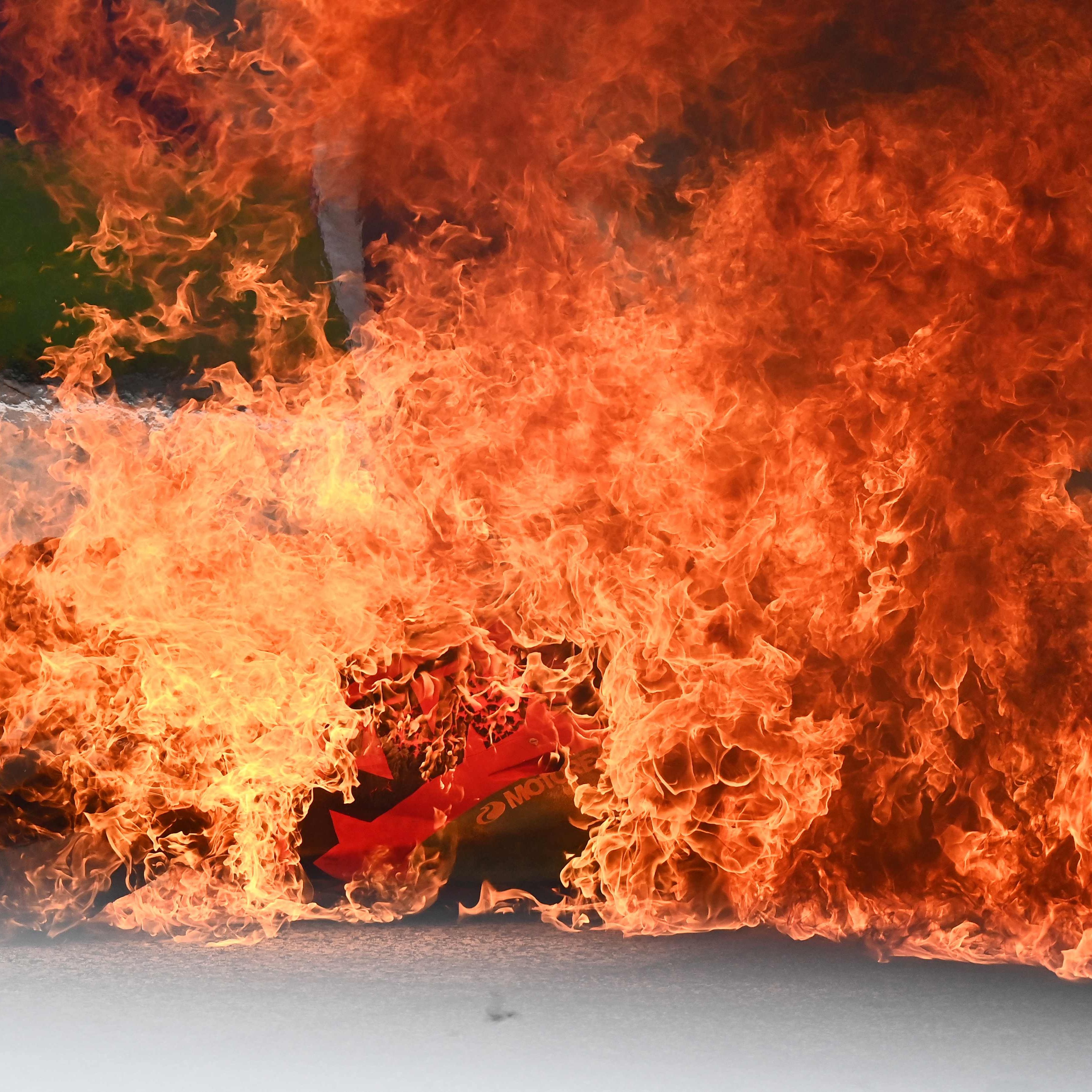 Flammen beim MotoGP-Rennen am Red Bull Ring.