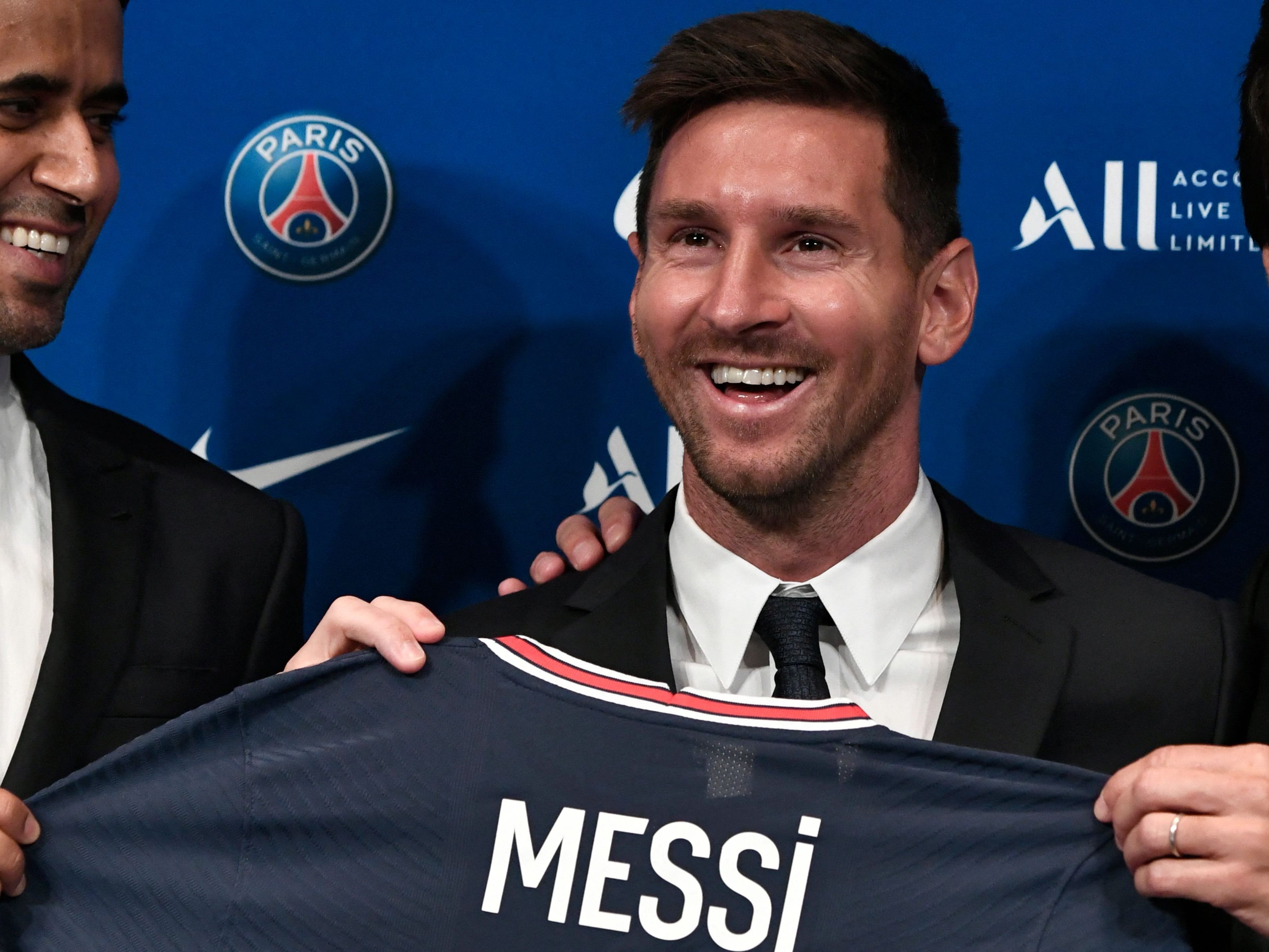 Messi nach traurigem Abschied im Glück: Warmes Willkommen bei Paris Saint Germain Messi nach traurigem Abschied im Glück: Warmes Willkommen bei Paris Saint Germain
