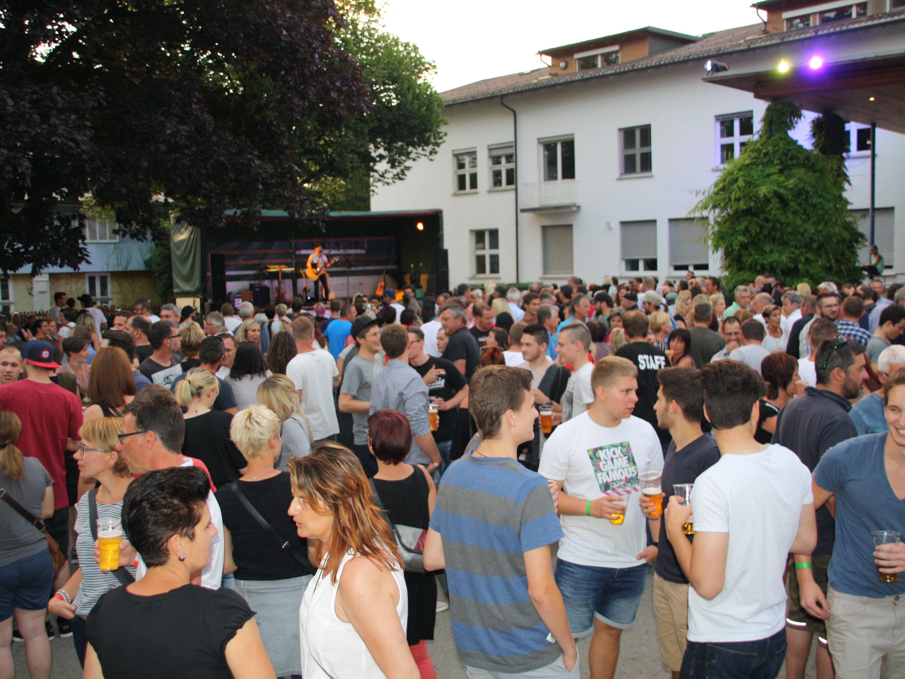 Der VS-Pausenhof verwandelt sich erneut in eine große Open-Air-Arena Der VS-Pausenhof verwandelt sich erneut in eine große Open-Air-Arena