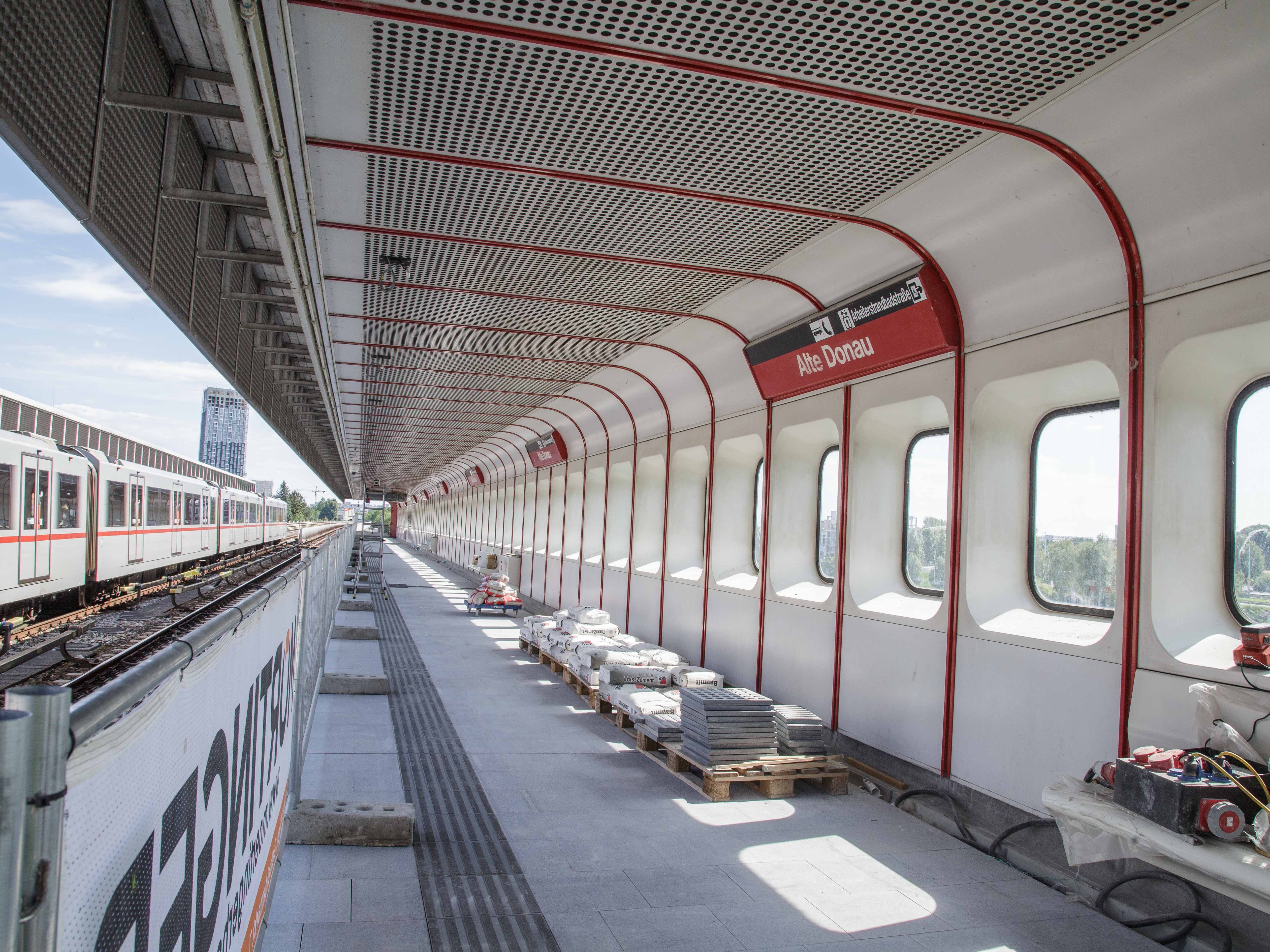 In der U1-Station Alte Donau finden weiterhin Bauarbeiten statt - diesmal am anderen Bahnsteig