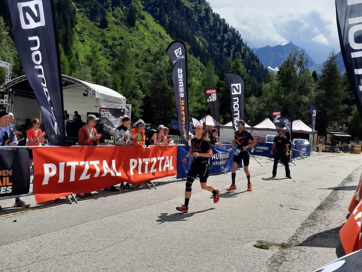 Johanna Eppler beim Zieleinlauf des Pitz Alpine Glacier Trail Johanna Eppler beim Zieleinlauf des Pitz Alpine Glacier Trail