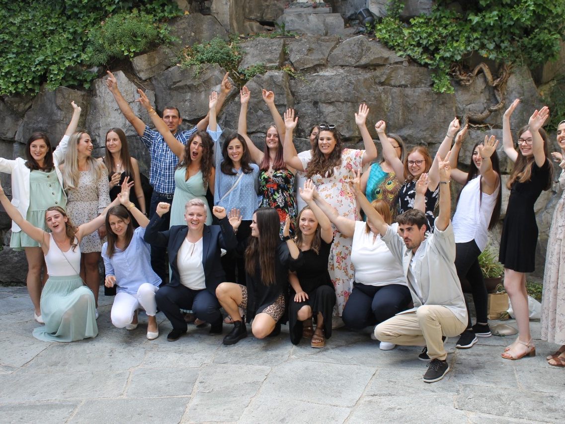 Absolventinnen und Absolventen des Abendkollegs. Absolventinnen und Absolventen des Abendkollegs.