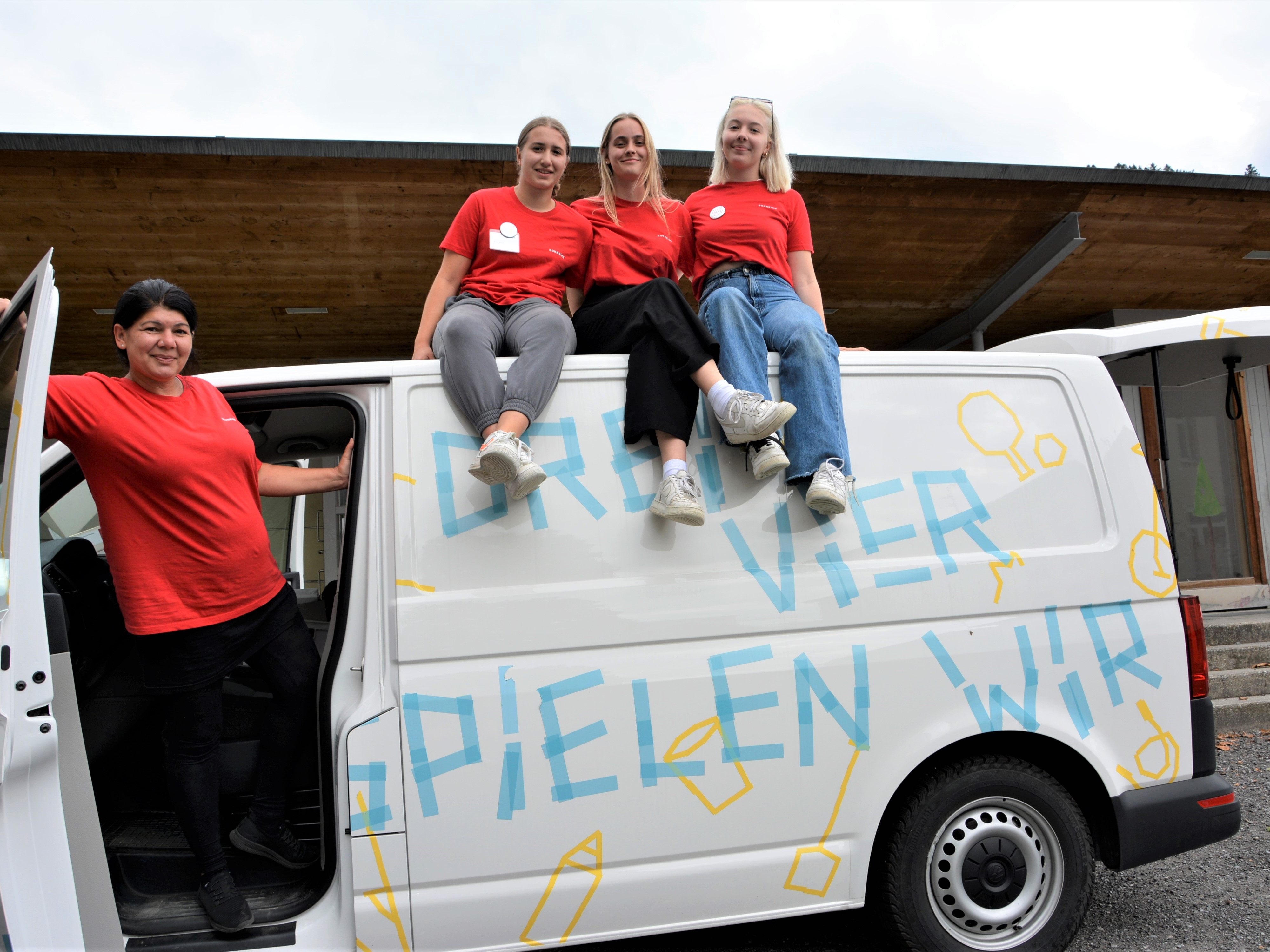 Der rollende Bus macht während der Sommerferien an acht Schulen in Dornbirn Halt. Der rollende Bus macht während der Sommerferien an acht Schulen in Dornbirn Halt.