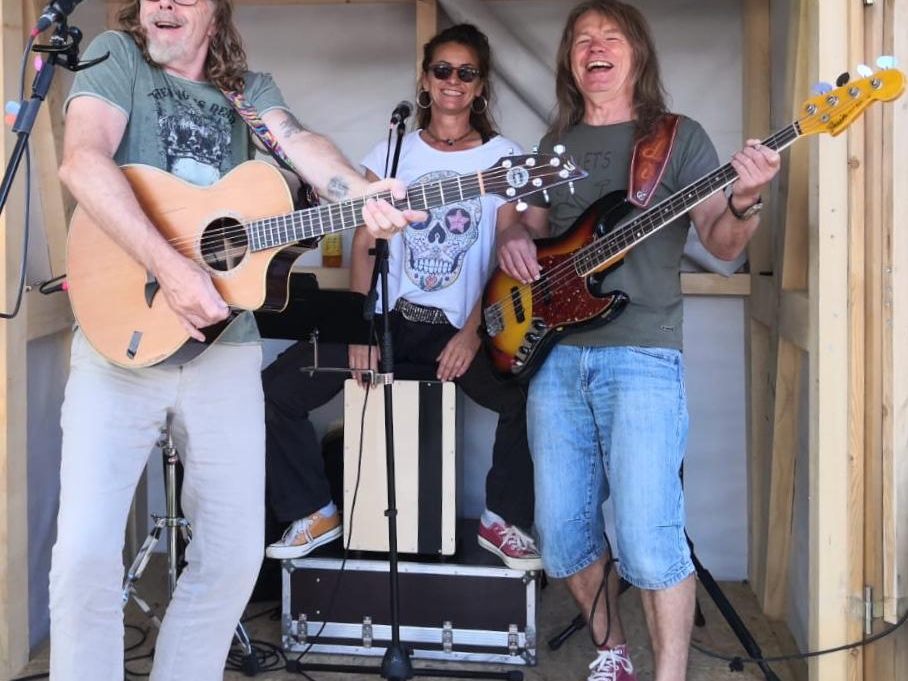 The Wilbury Trio