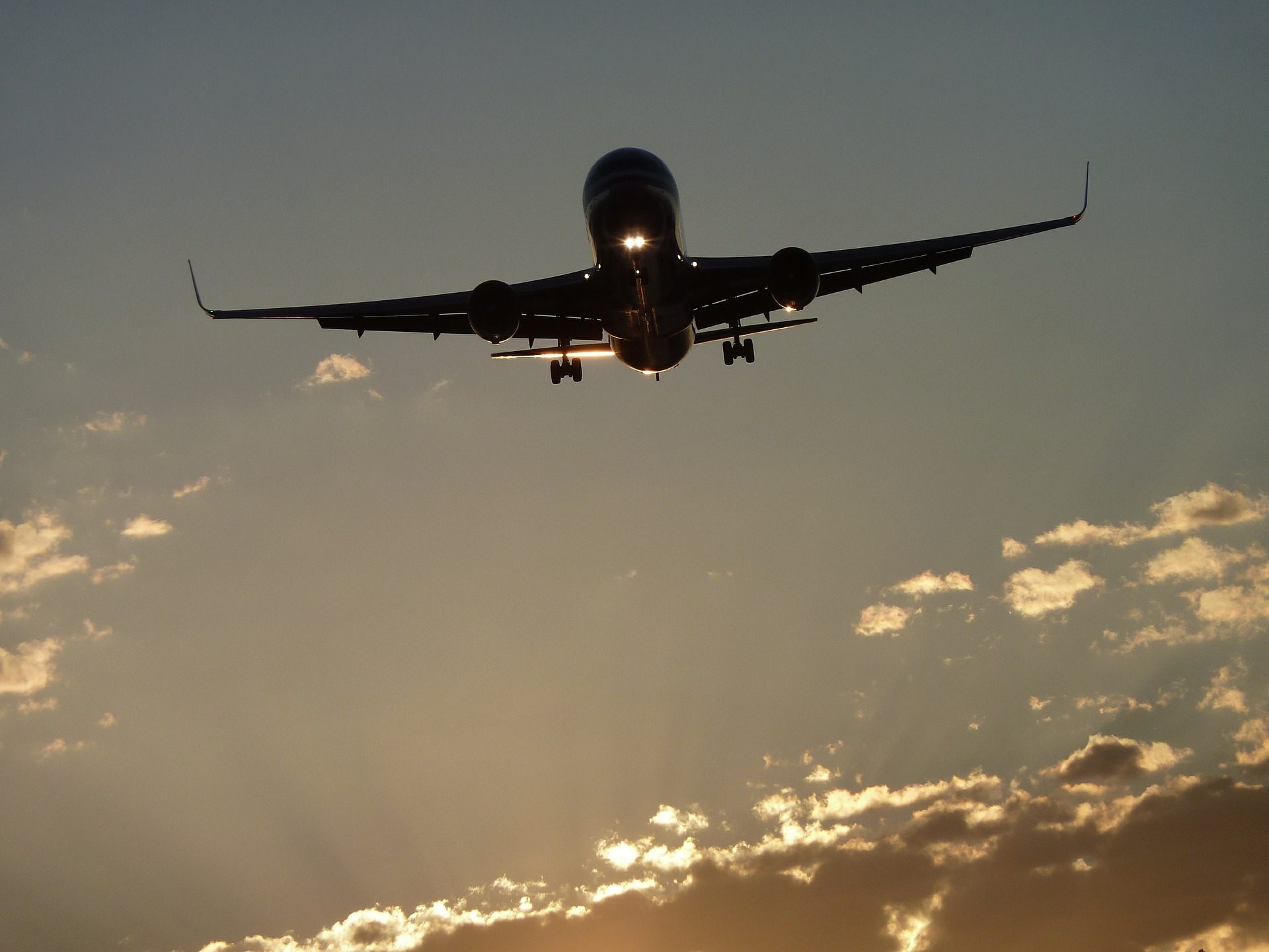 Die Ladeklappe eines Flugzeuges ging plötzlich nach dem Start auf