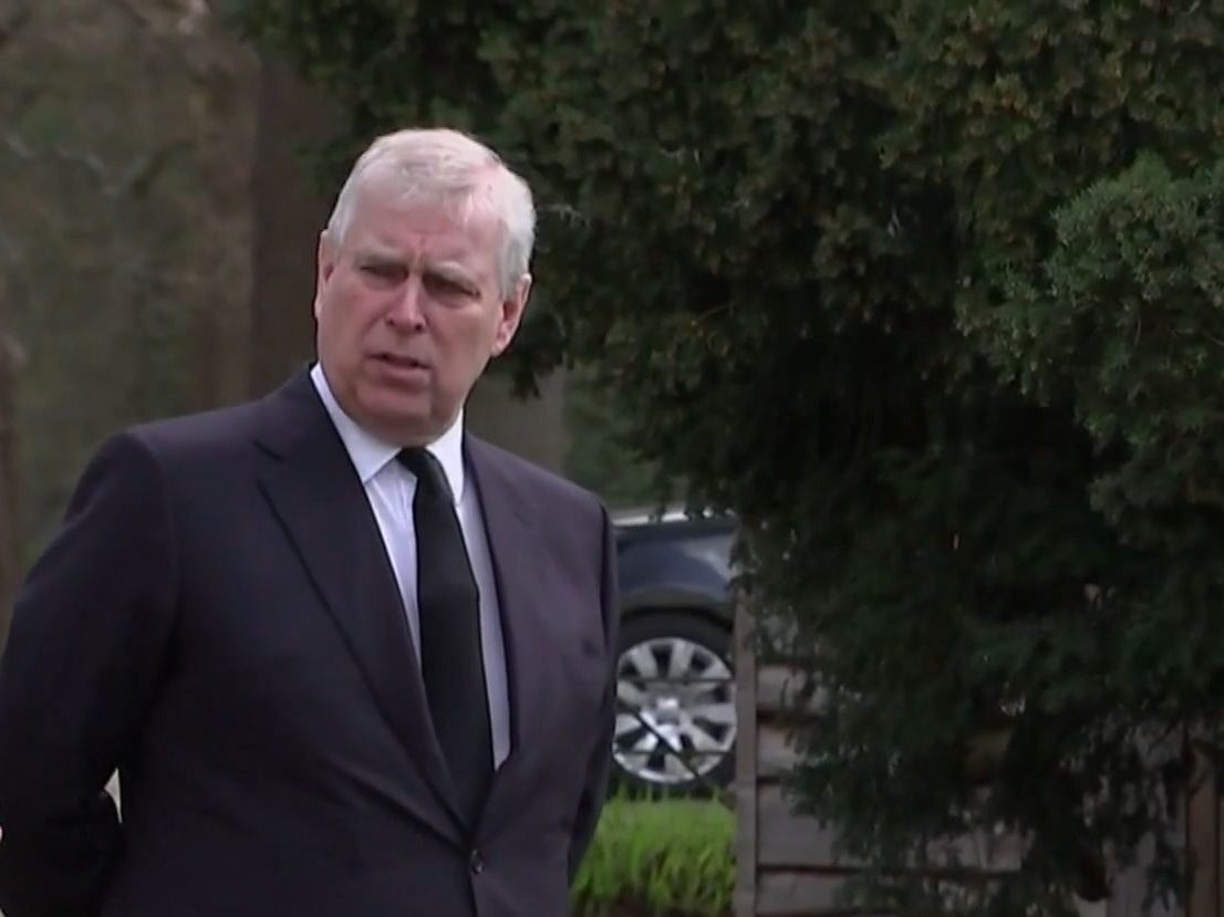 Prinz Andrew wird wegen sexuellen Missbrauchs einer Minderjährigen angeklagt Prinz Andrew wird wegen sexuellen Missbrauchs einer Minderjährigen angeklagt