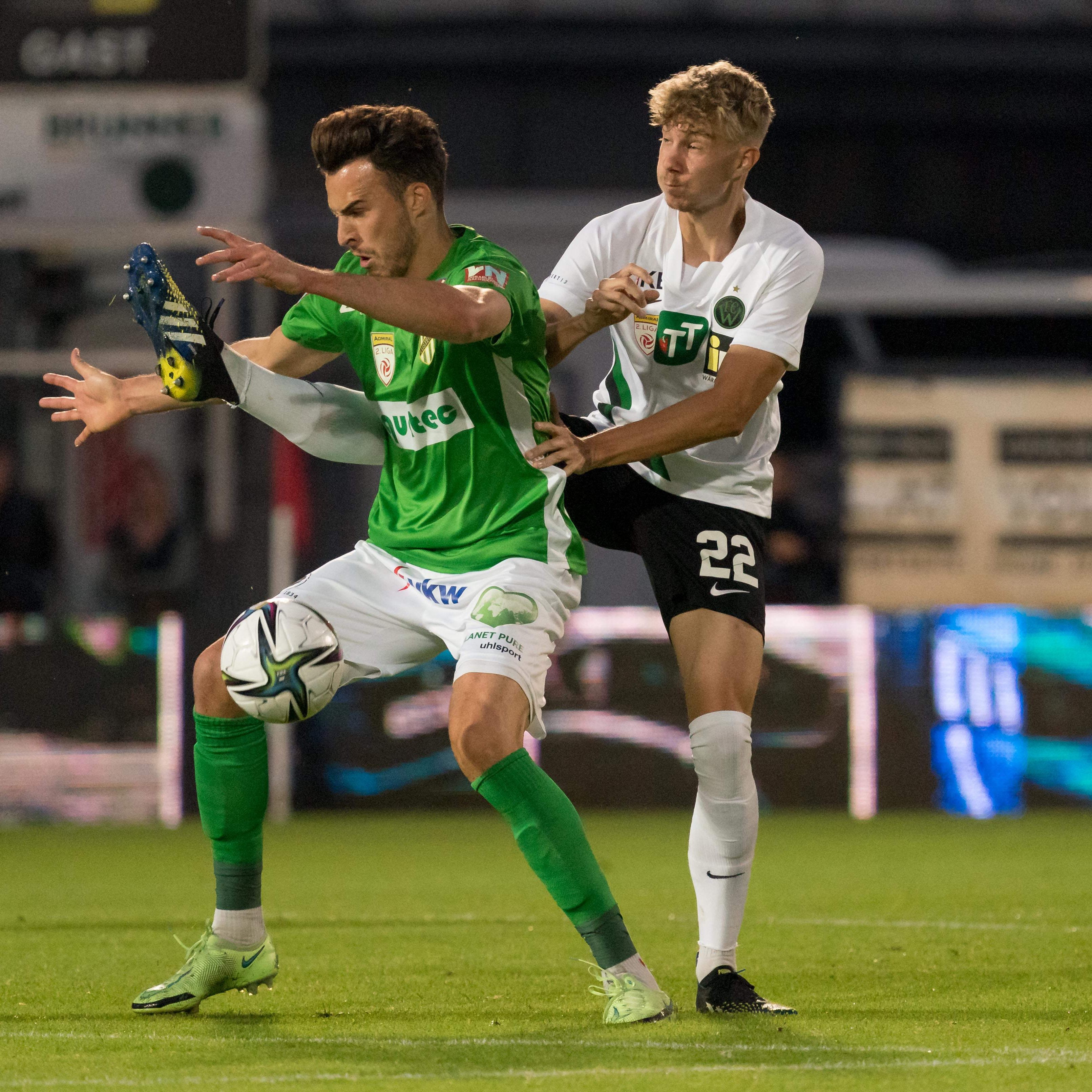 Zweikampf im kleinen Westderby