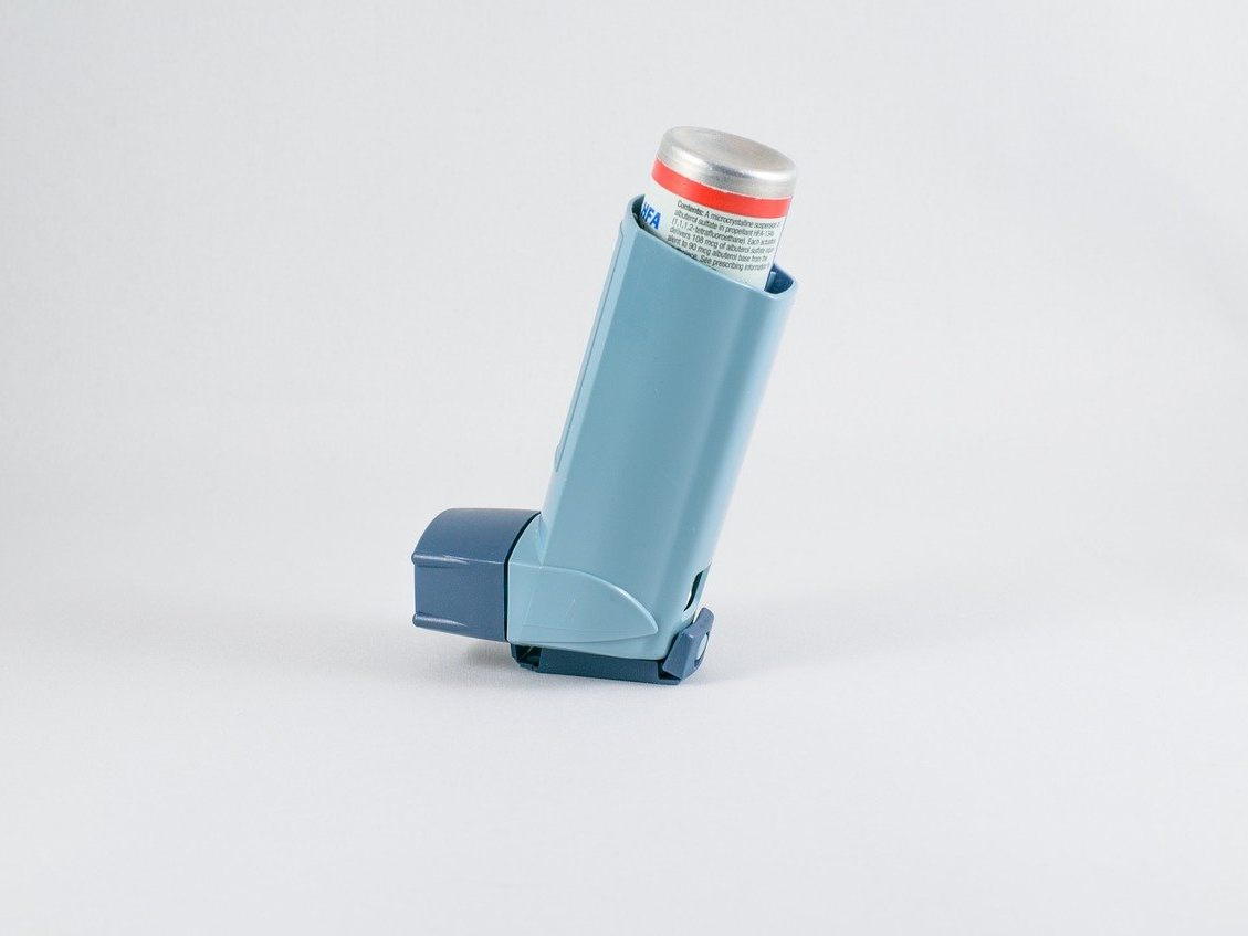 Asthma-Cortisonspray mit sehr beschränkter Wirkung. Asthma-Cortisonspray mit sehr beschränkter Wirkung.