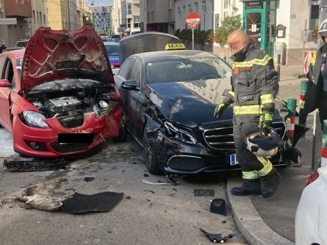 Am Wiener Reumannplatz ereignete sich ein schwerer Verkehrsunfall. Am Wiener Reumannplatz ereignete sich ein schwerer Verkehrsunfall.