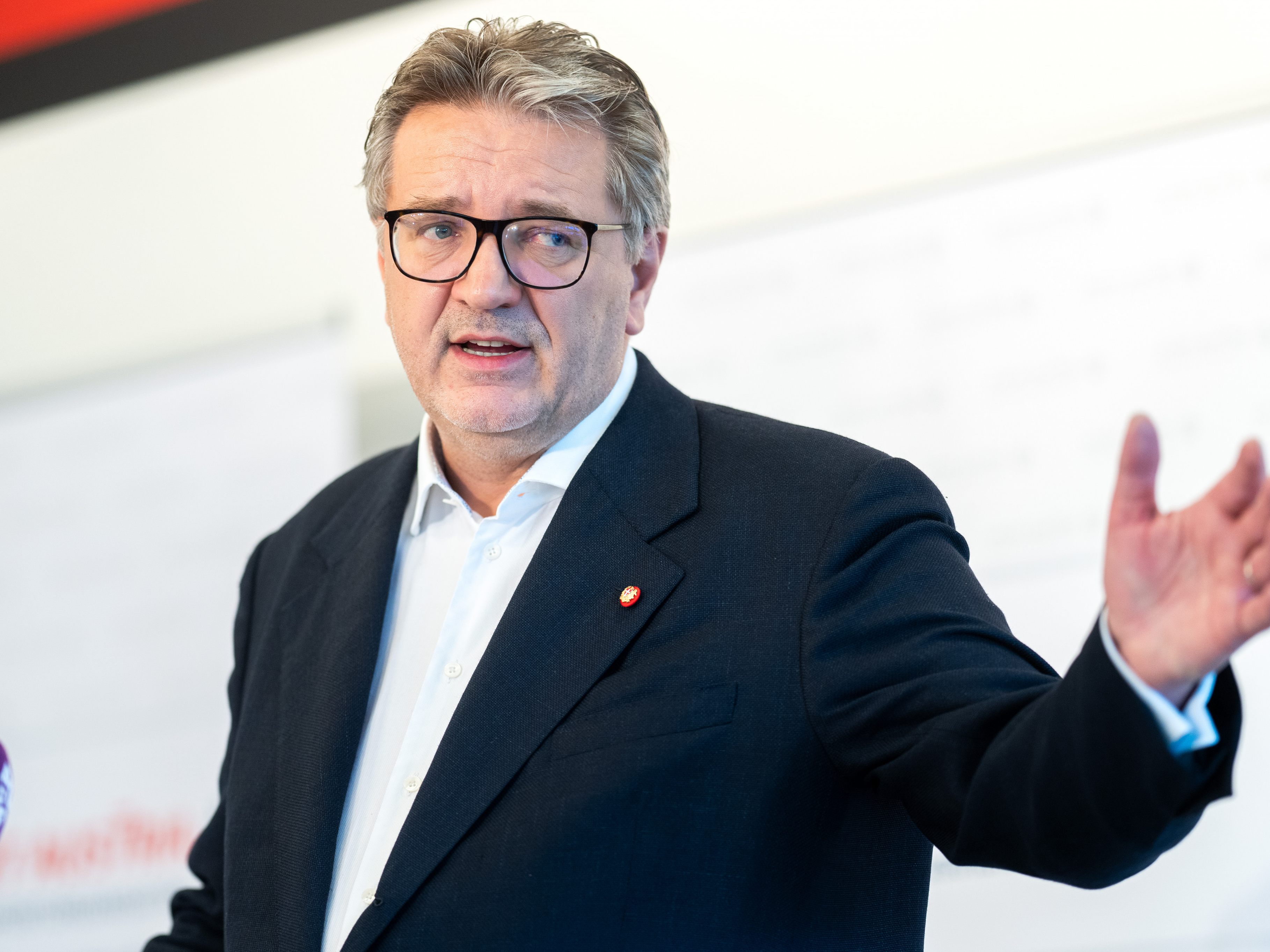 Peter Hacker kann sich Eintrittsverbote für Ungeimpfte vorstellen. Peter Hacker kann sich Eintrittsverbote für Ungeimpfte vorstellen.