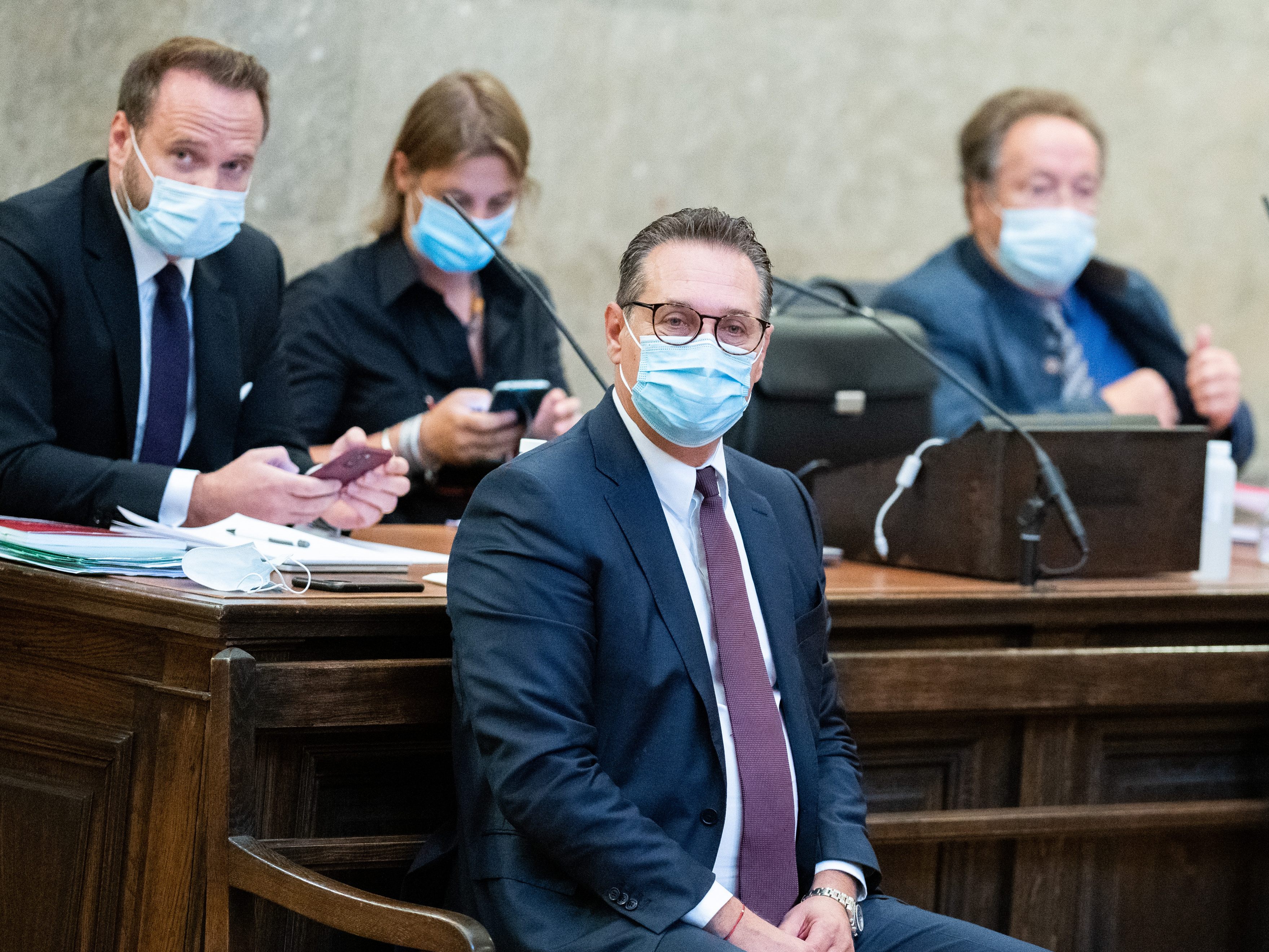 HC Strache erhält 15 Monate bedingte Haft.