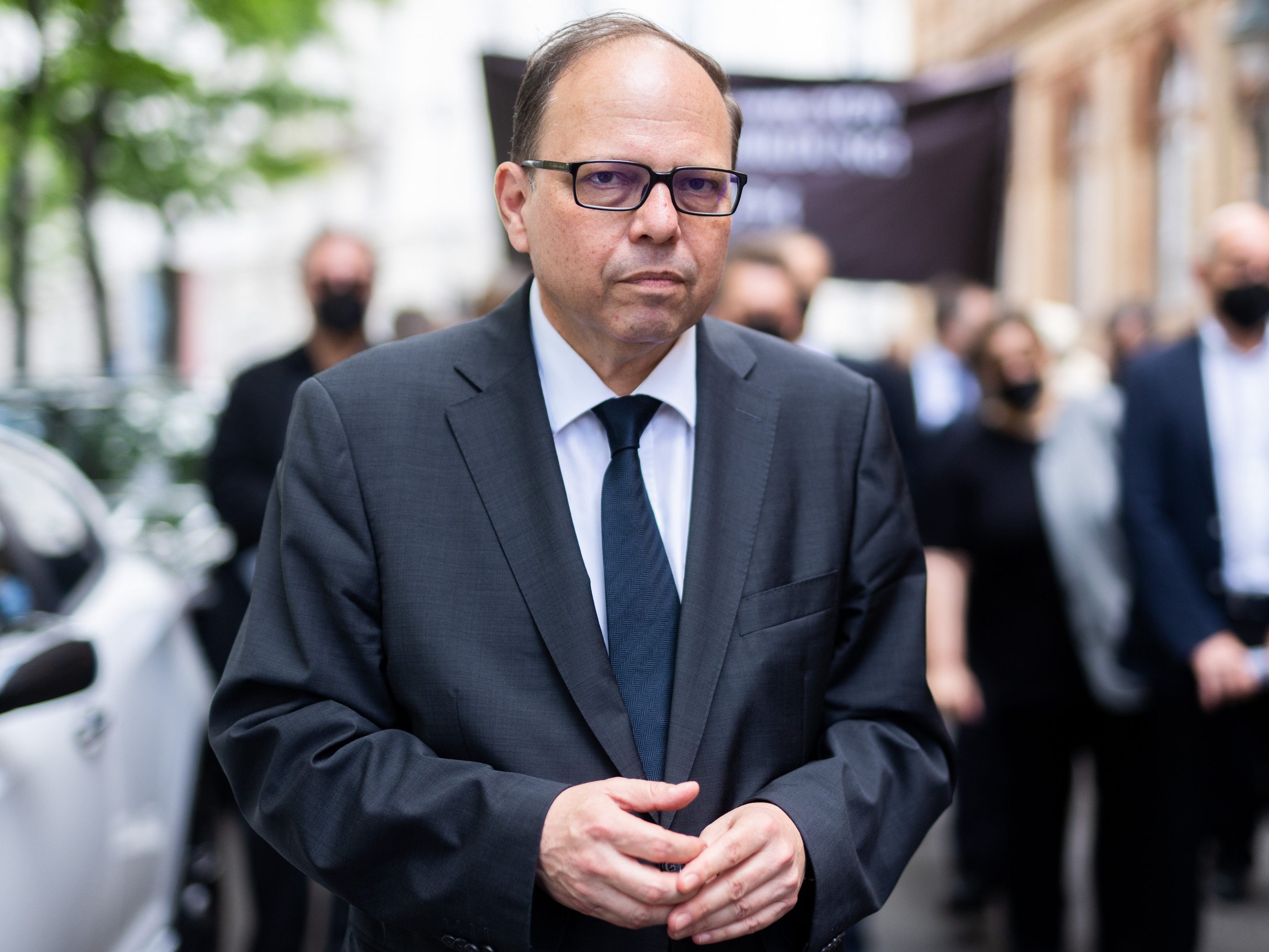 Ärztekammerpräsident Szekeres befürwortet Eintrittsbeschränkungen für Ungeimpfte. Ärztekammerpräsident Szekeres befürwortet Eintrittsbeschränkungen für Ungeimpfte.