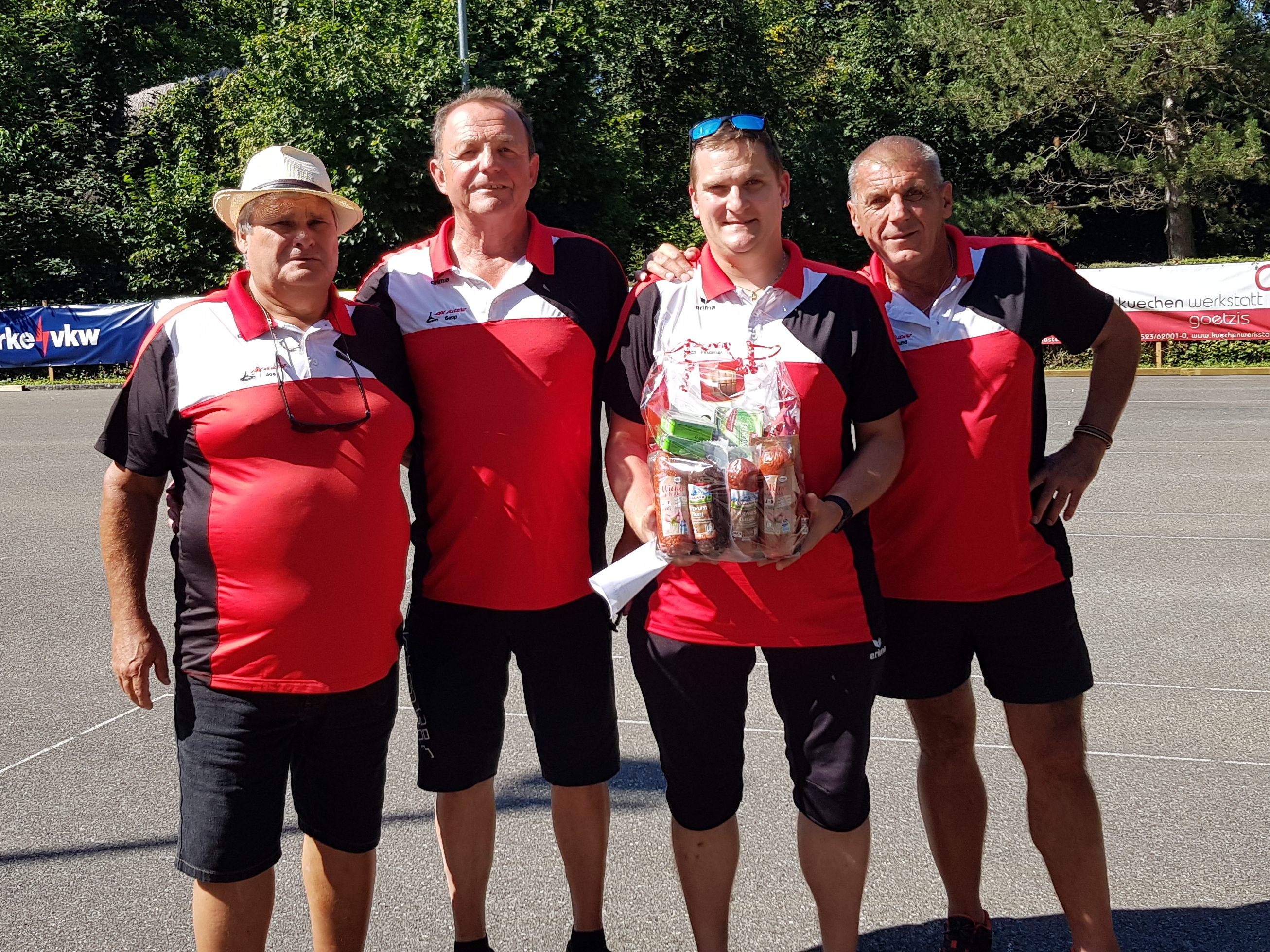 (Das Bludenzer Team: Josef Neyer, Josef Gruber, Vinzenz Zech und Raimund Walch) (Das Bludenzer Team: Josef Neyer, Josef Gruber, Vinzenz Zech und Raimund Walch)