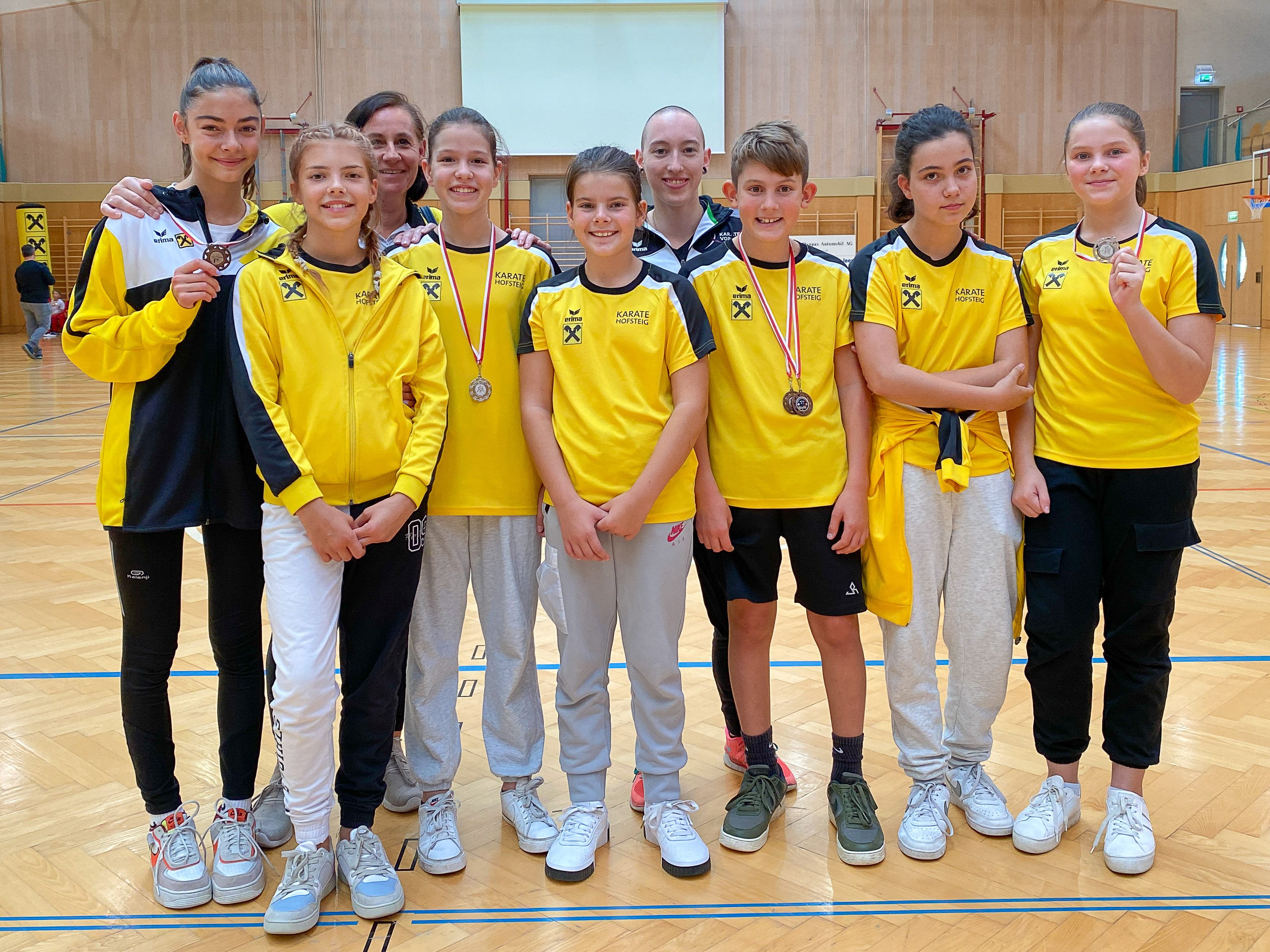 Team KARATE HOFSTEIG mit Andrea Forster und Tamara Seiwald