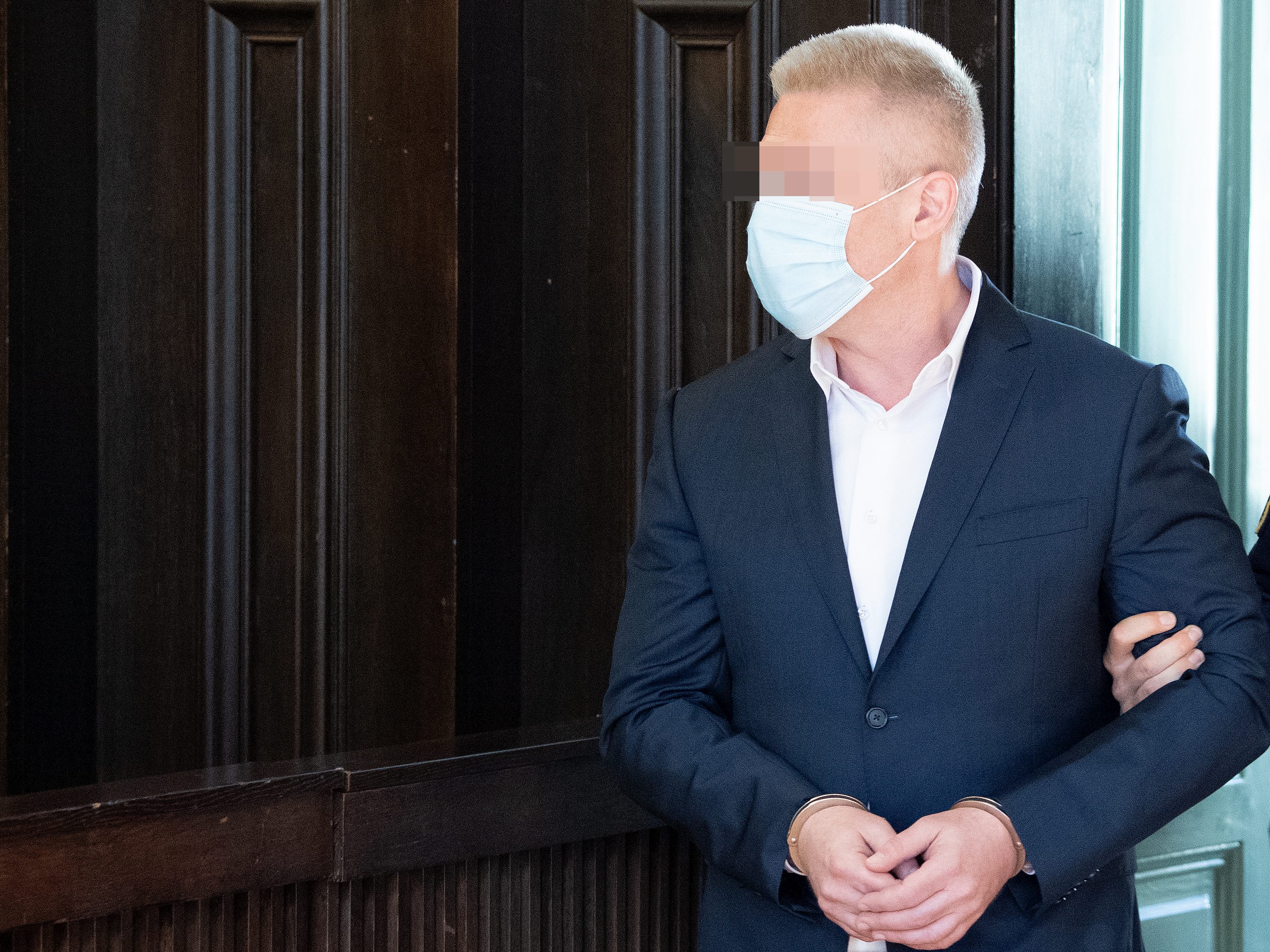 Der Angeklagte Julian Hessenthaler vor einem Prozess nach dem Suchtmittelgesetz gegen den mutmaßlichen Ibiza-Drahtzieher.