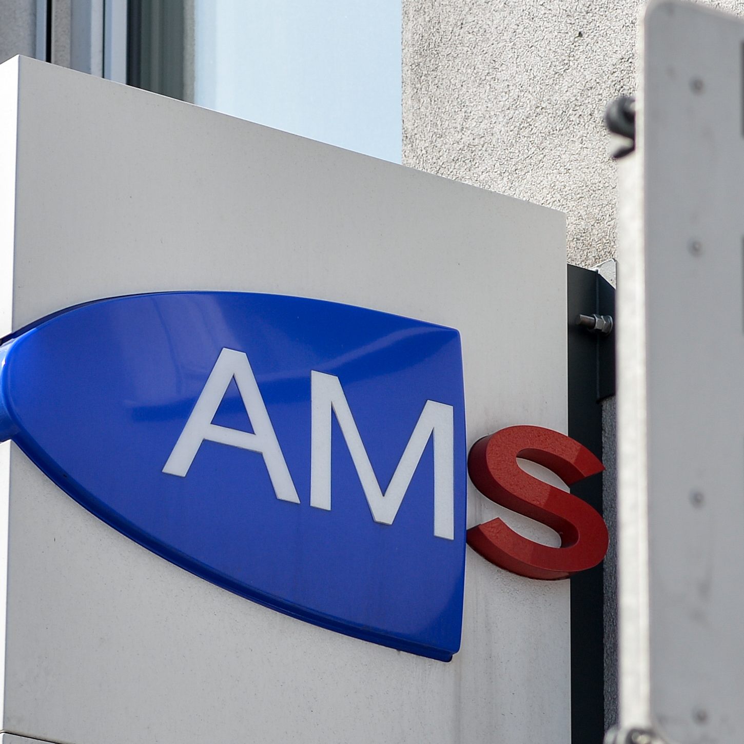 Im Juli waren noch deutlich mehr Menschen auf der Suche nach Arbeit.