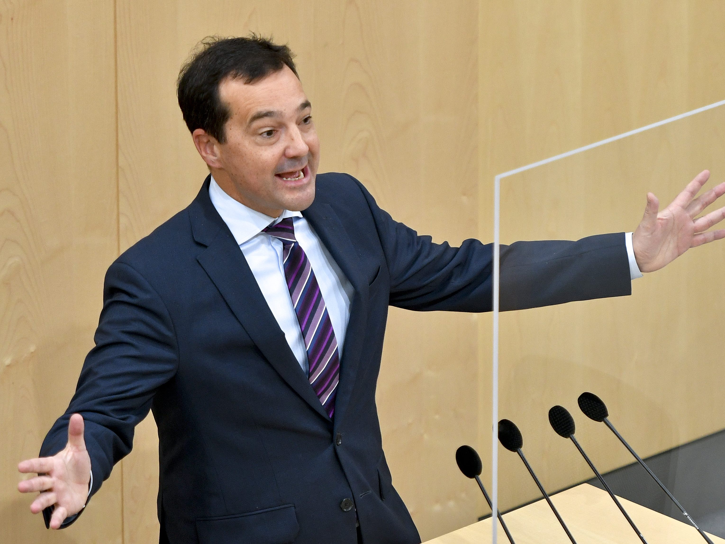 Gerald Loacker (NEOS) hat sich zur Corona-Impfung geäußert. Gerald Loacker (NEOS) hat sich zur Corona-Impfung geäußert.