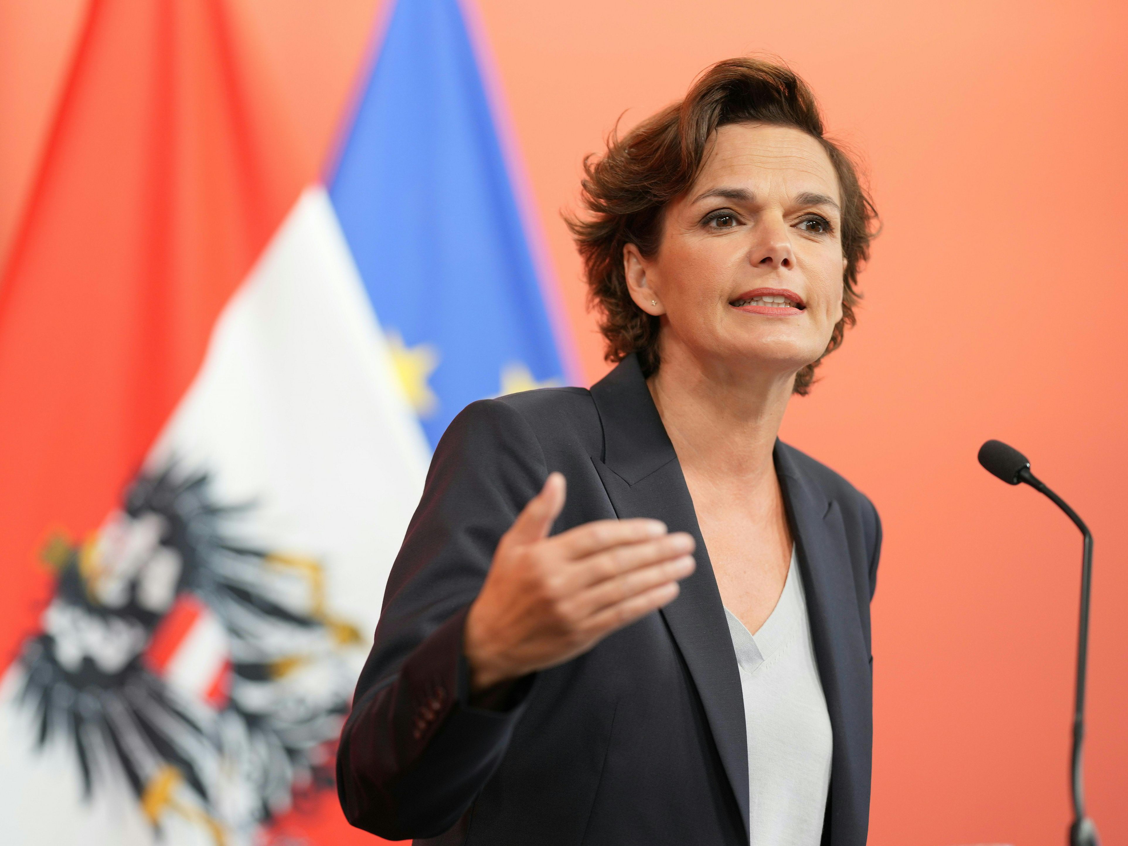 SPÖ-Parteichefin Pamela Rendi-Wagner betonte die Wichtigkeit von PCR-Tests an Schulen SPÖ-Parteichefin Pamela Rendi-Wagner betonte die Wichtigkeit von PCR-Tests an Schulen