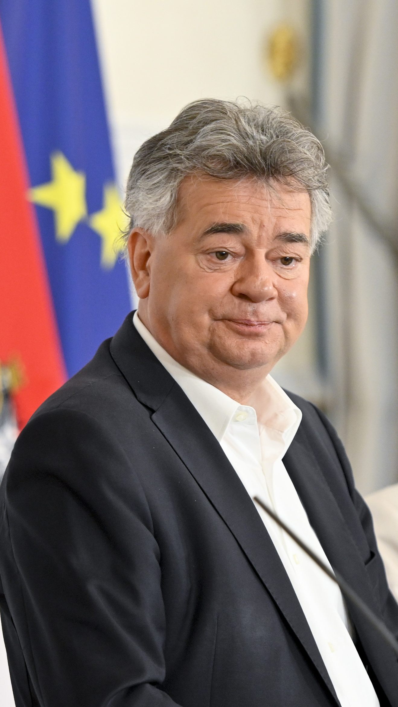 Die Regierung freut sich über einen ersten Vorschuss aus dem EU-Hilfsfonds.