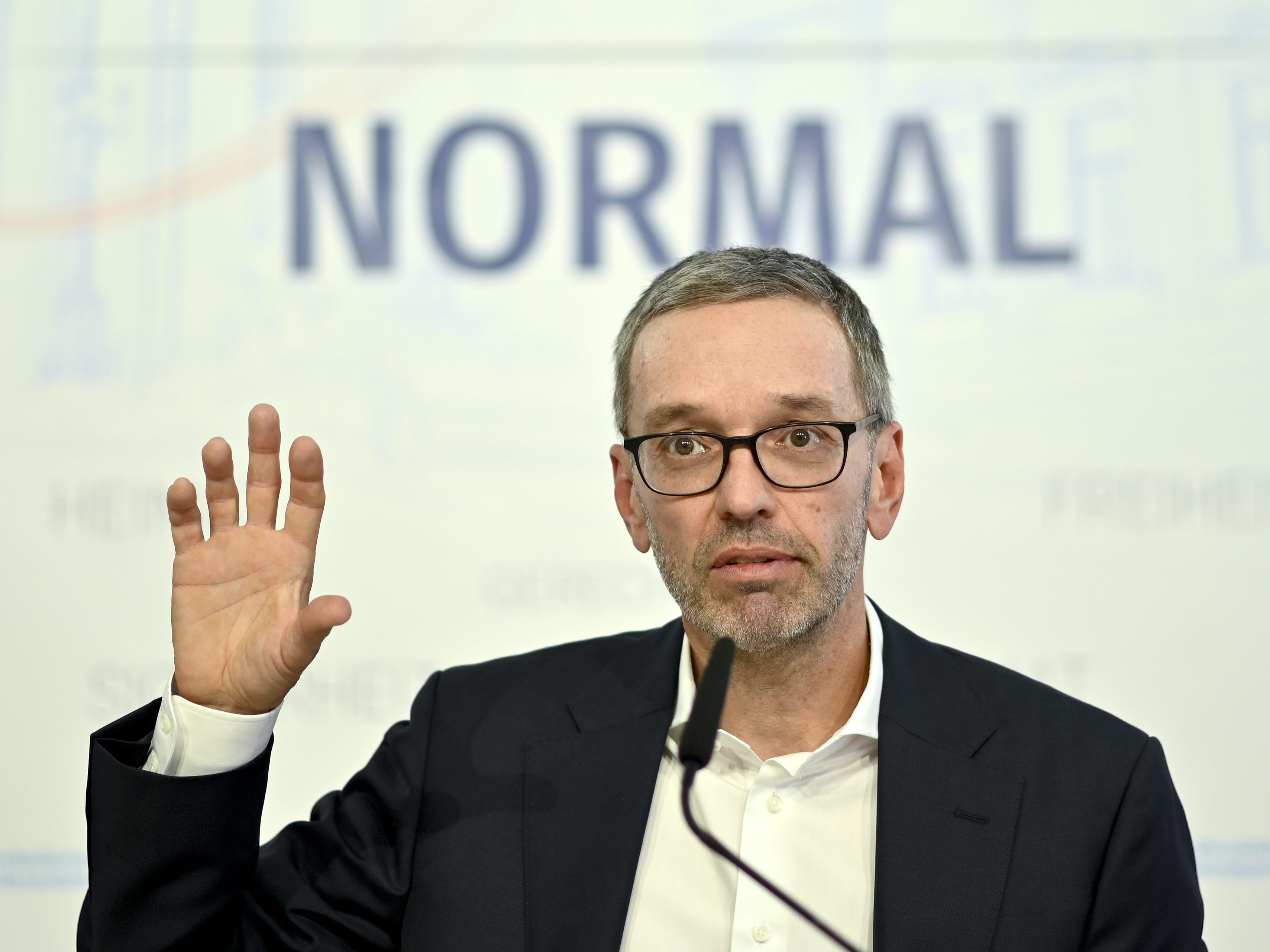 FPÖ-Chef Kickl beanstandet: "Die Impfung hält nicht, was sie verspricht" FPÖ-Chef Kickl beanstandet: "Die Impfung hält nicht, was sie verspricht"
